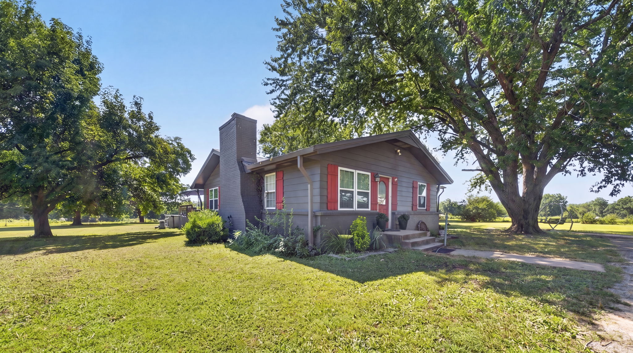 2541 W 430 Road Property Photo 1