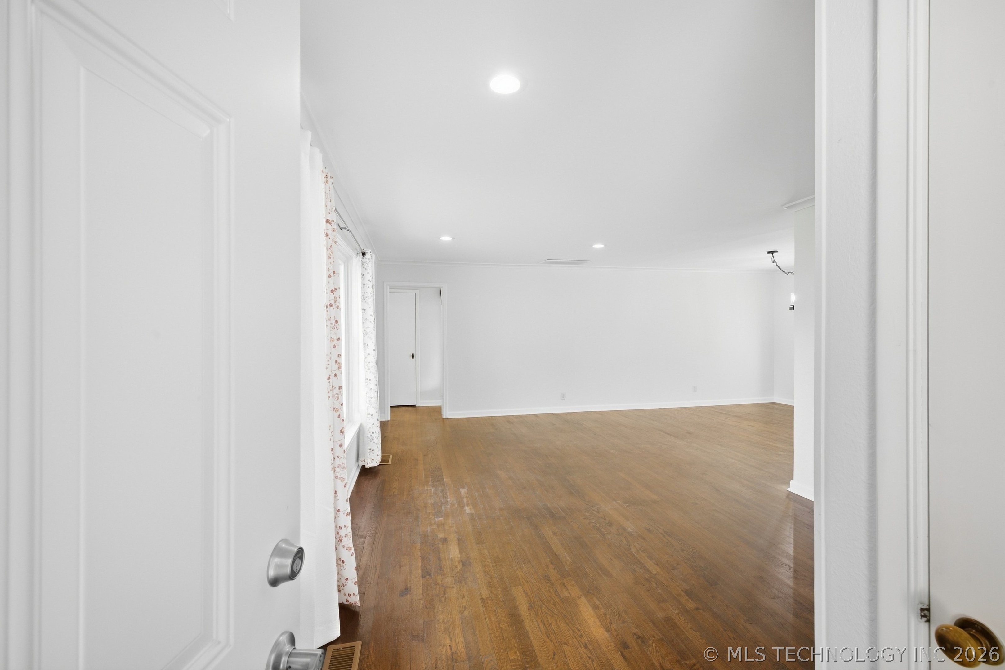 1410 E Line Avenue Property Photo 5