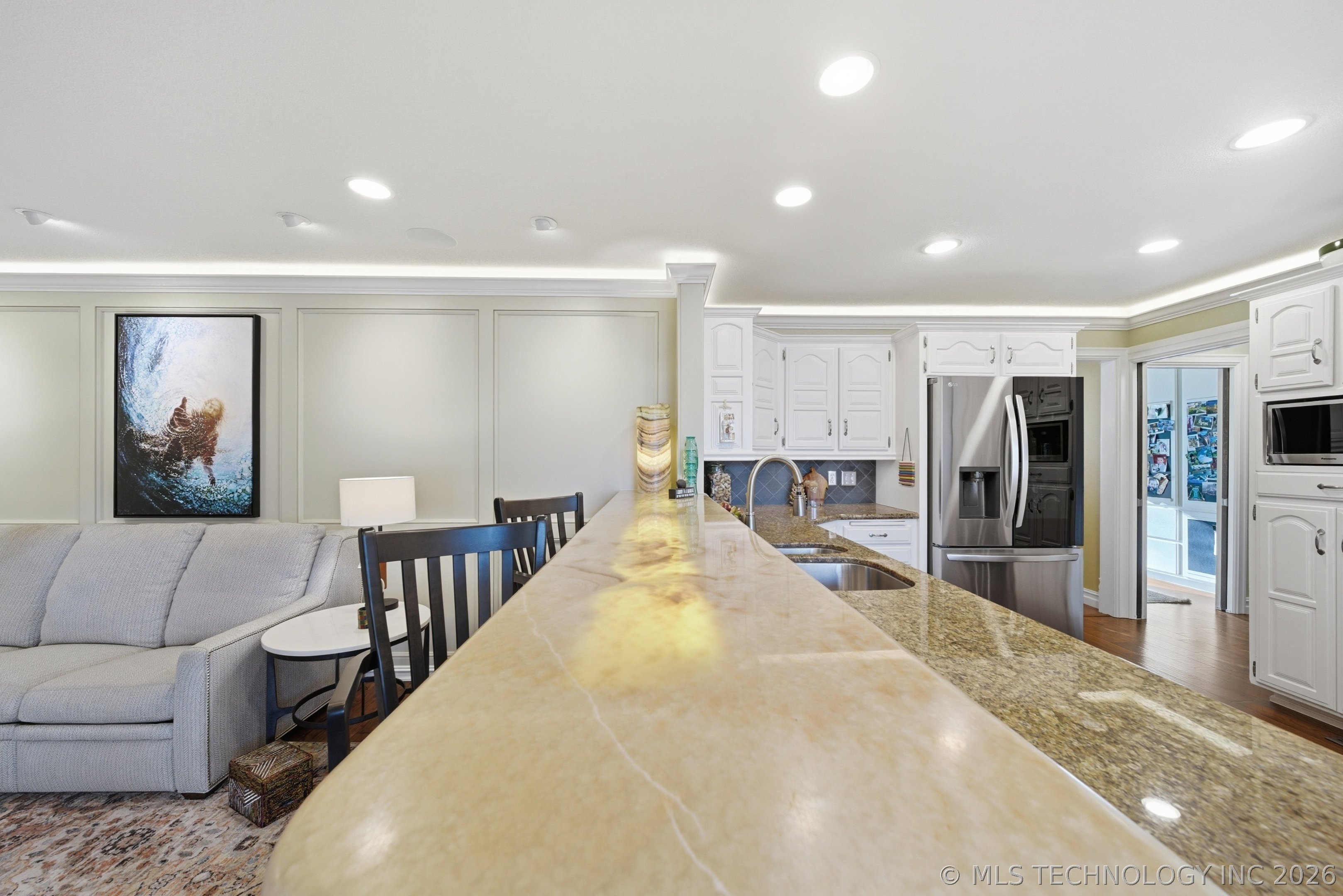 9905 S Maplewood Avenue Property Photo 19