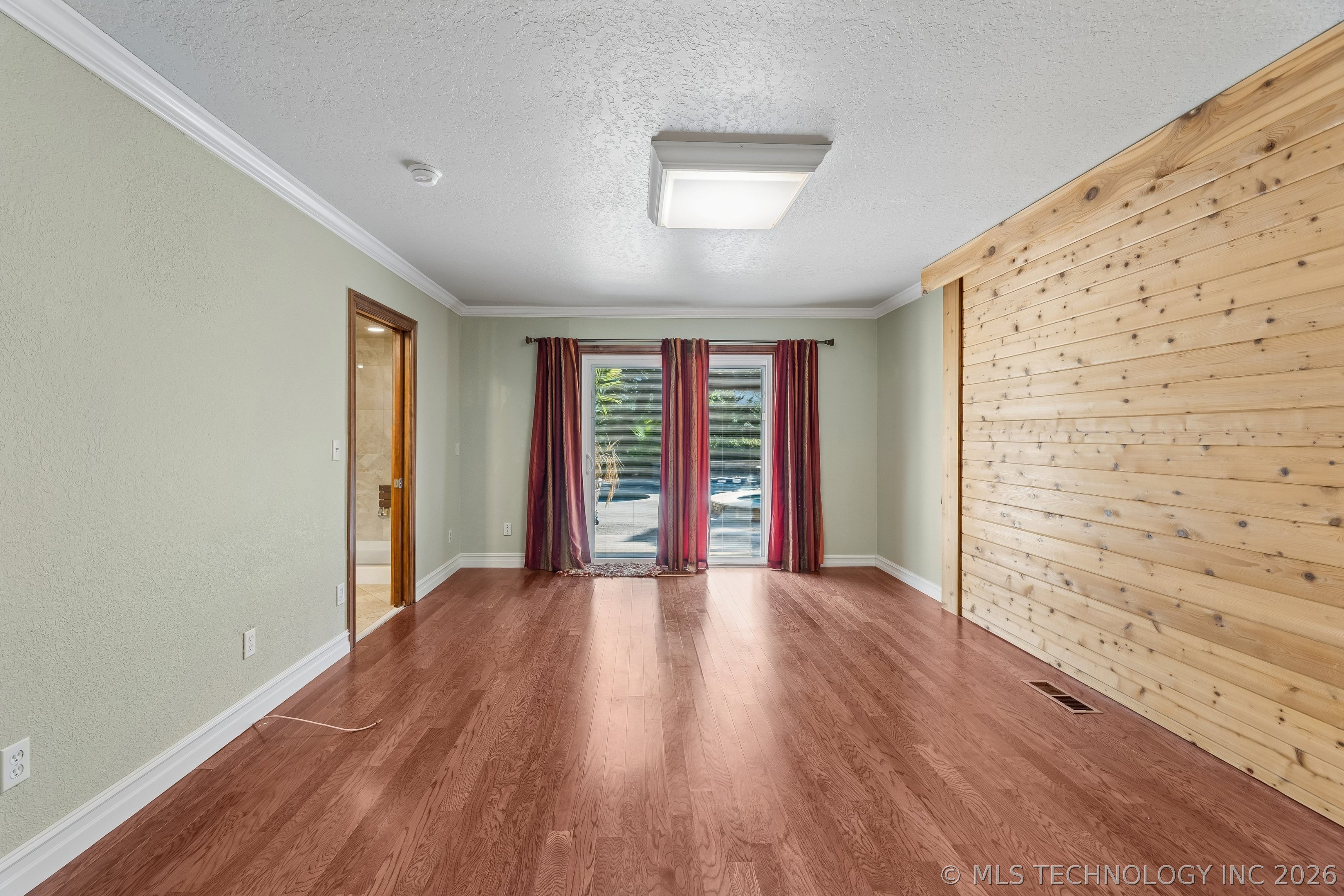 9905 S Maplewood Avenue Property Photo 27