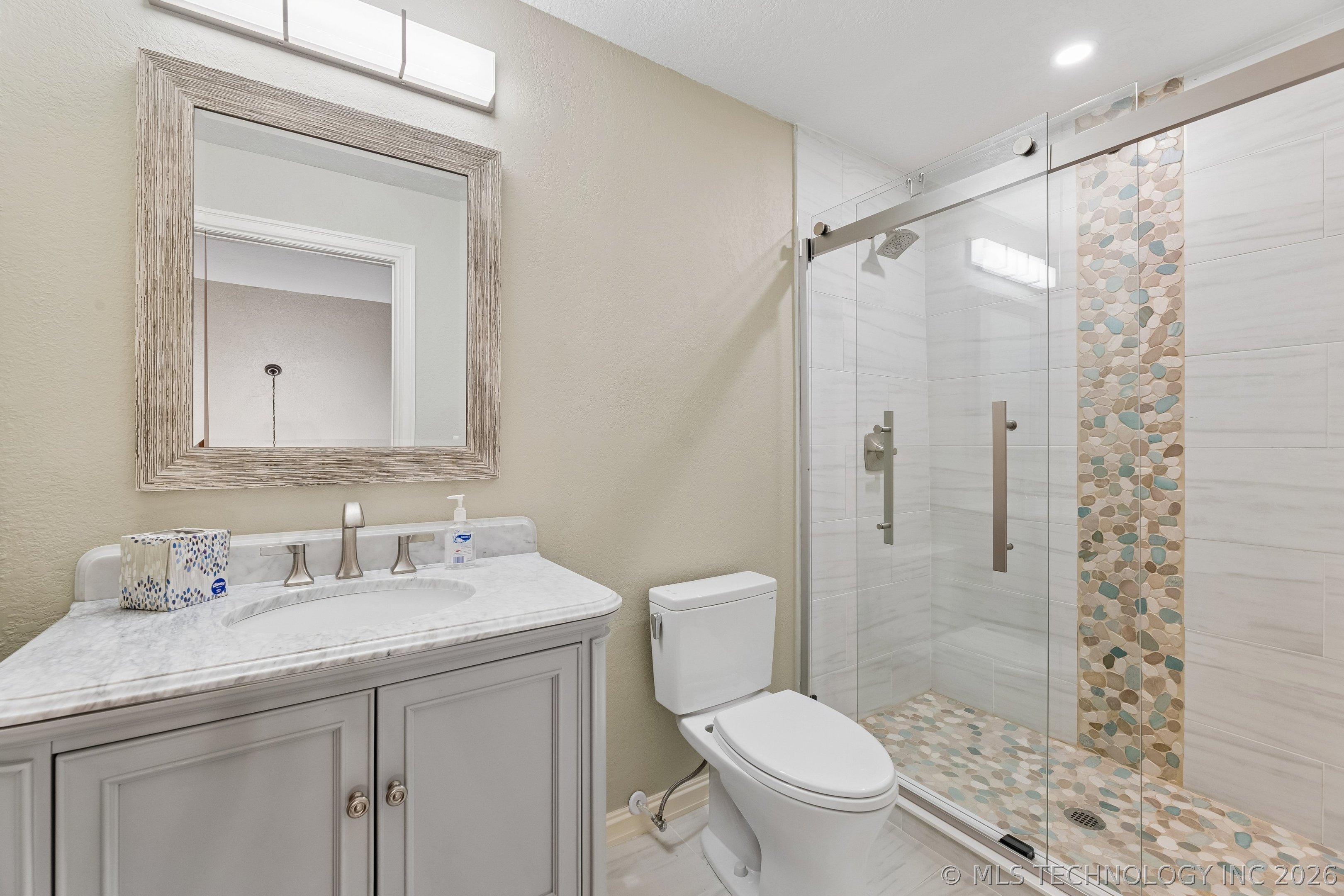 9905 S Maplewood Avenue Property Photo 33