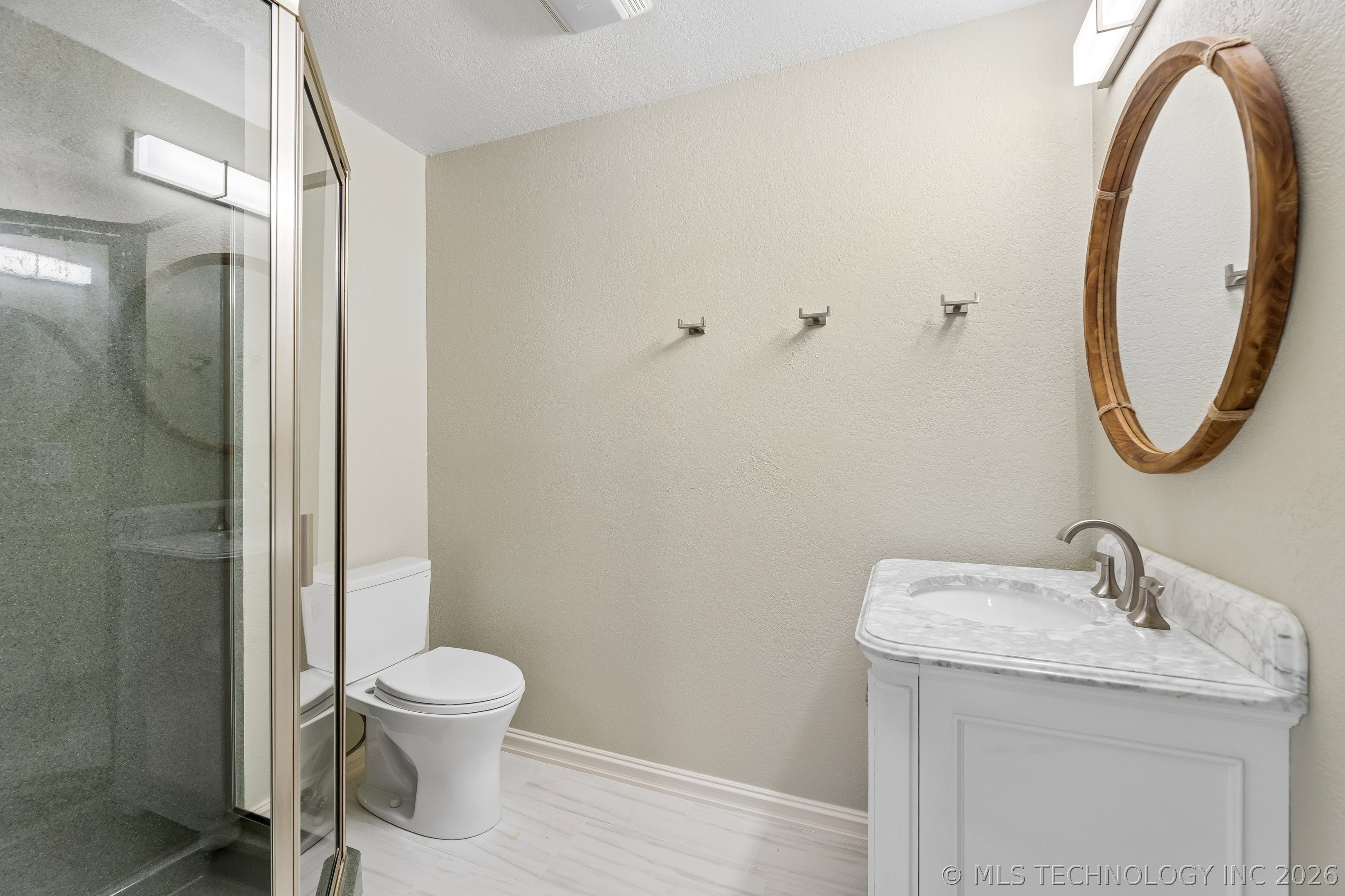 9905 S Maplewood Avenue Property Photo 36