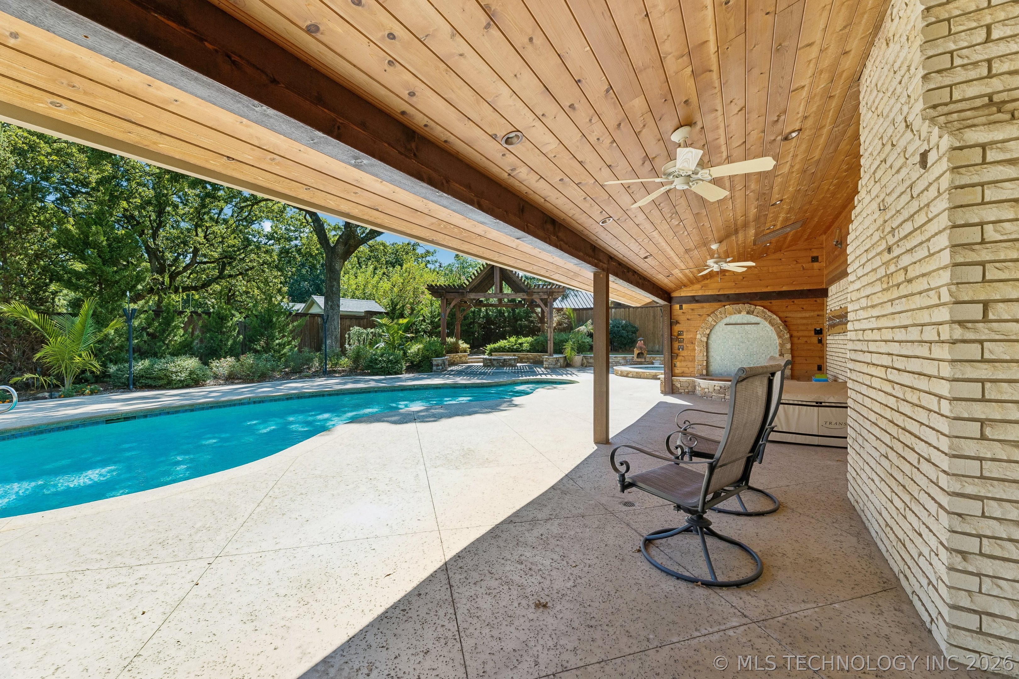 9905 S Maplewood Avenue Property Photo 43