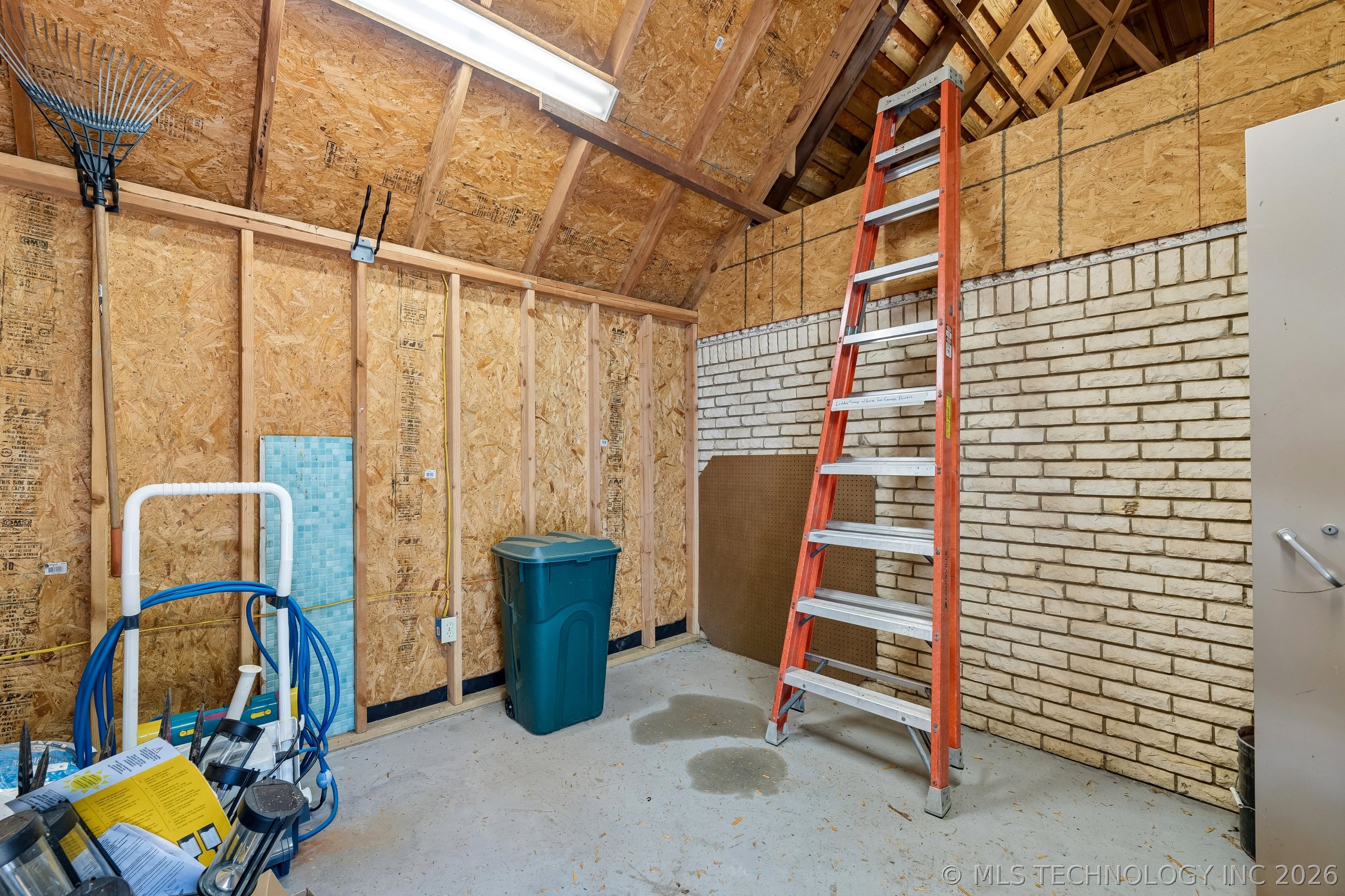 9905 S Maplewood Avenue Property Photo 50
