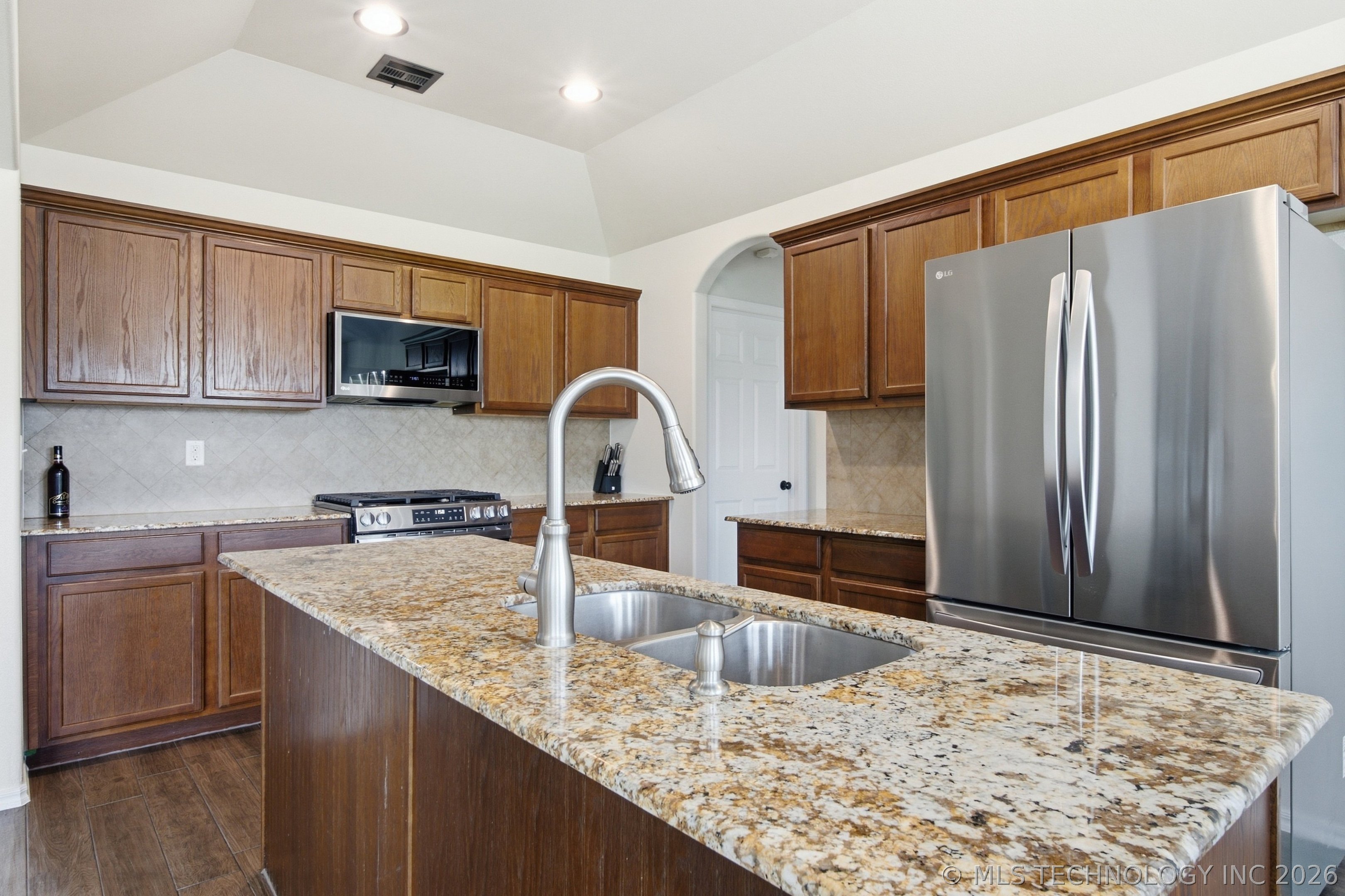 4102 S 181 East Avenue Property Photo 18
