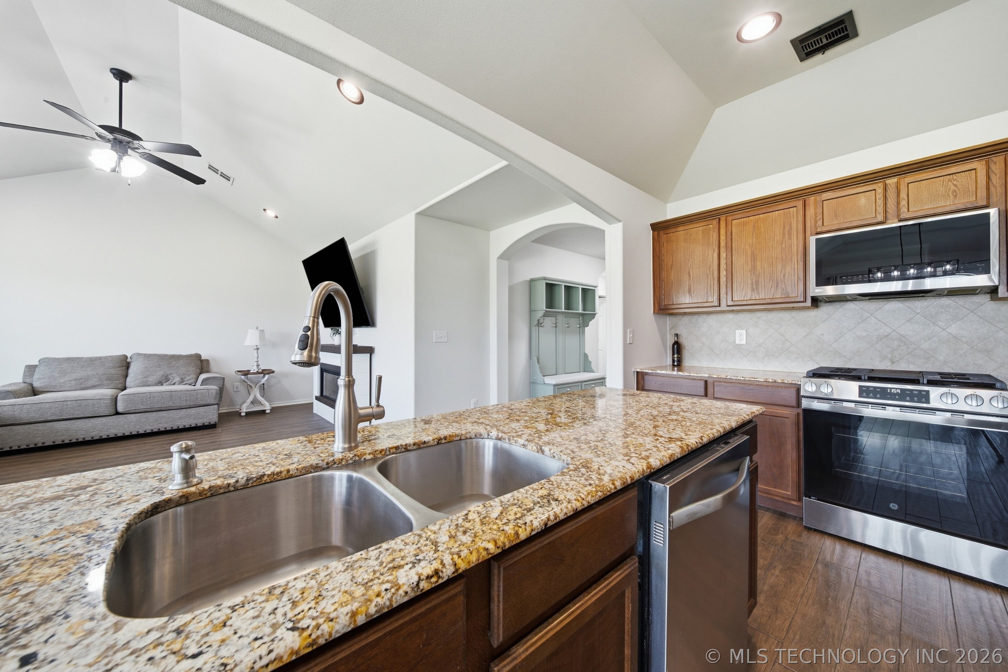 4102 S 181 East Avenue Property Photo 19