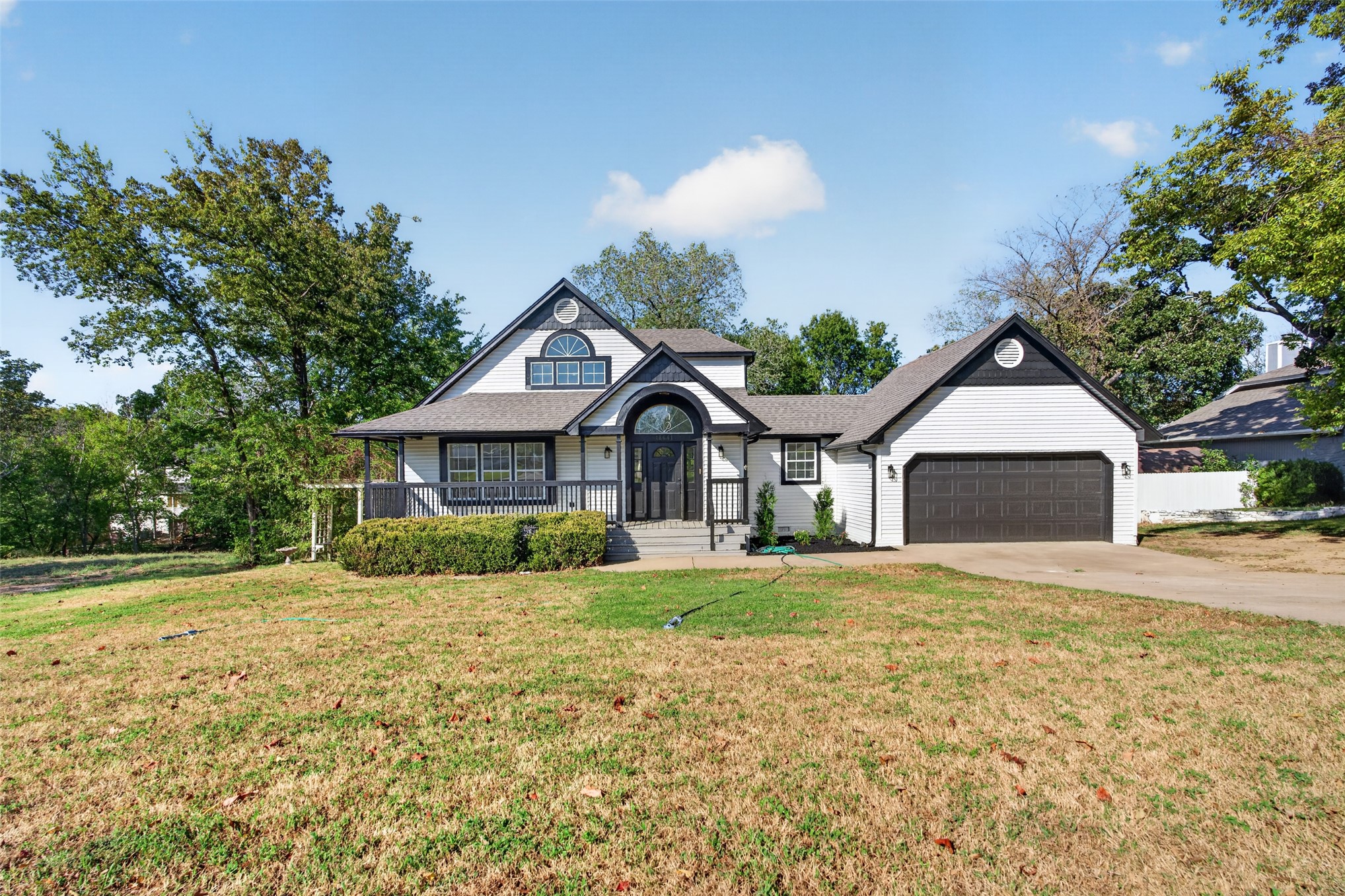 18641 Woodbriar Lane Property Photo 1
