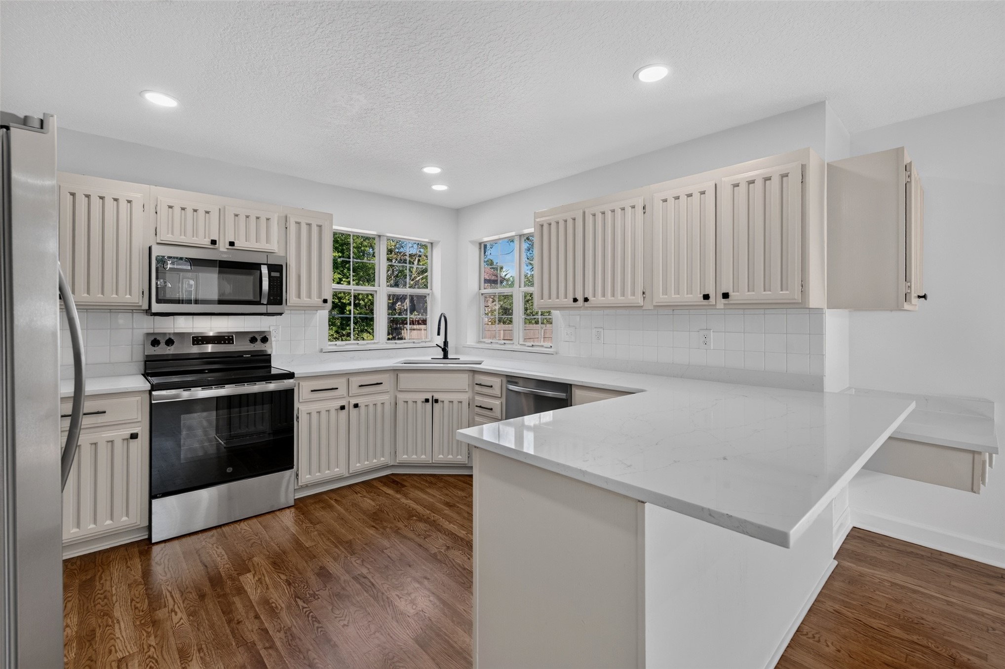 18641 Woodbriar Lane Property Photo 10