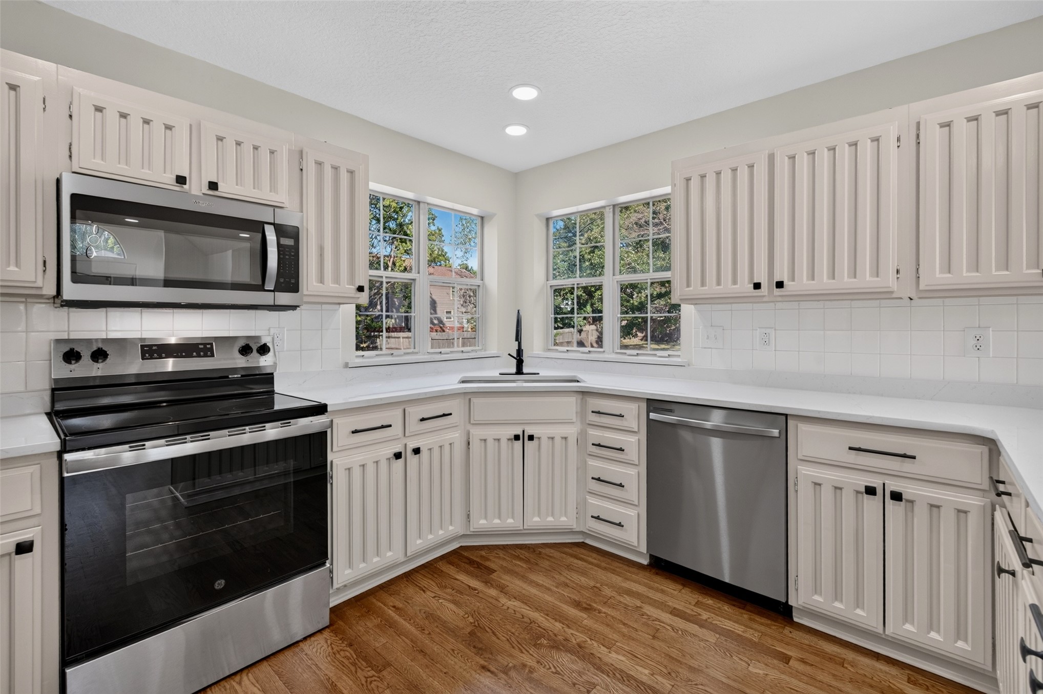 18641 Woodbriar Lane Property Photo 12