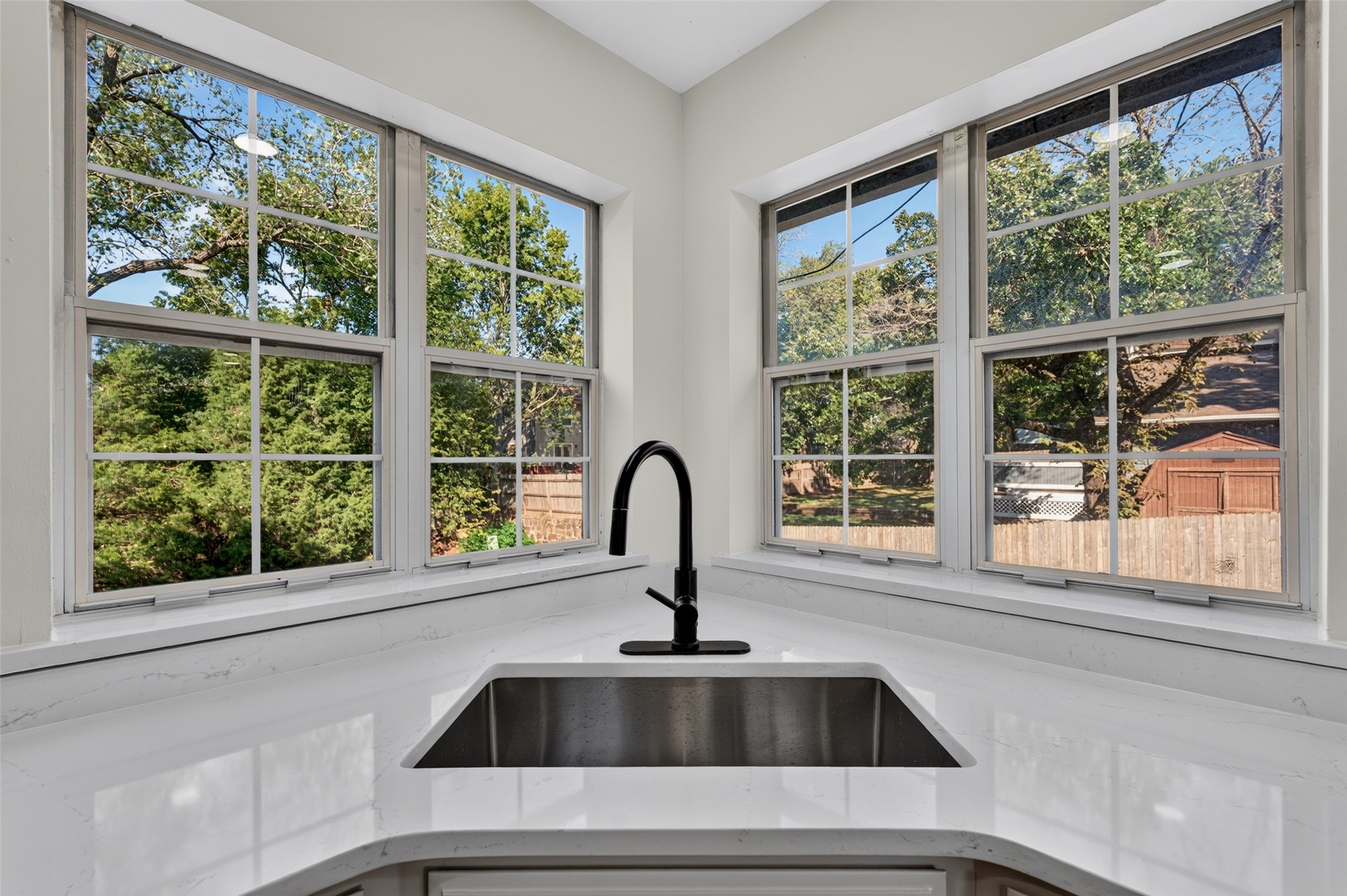 18641 Woodbriar Lane Property Photo 13