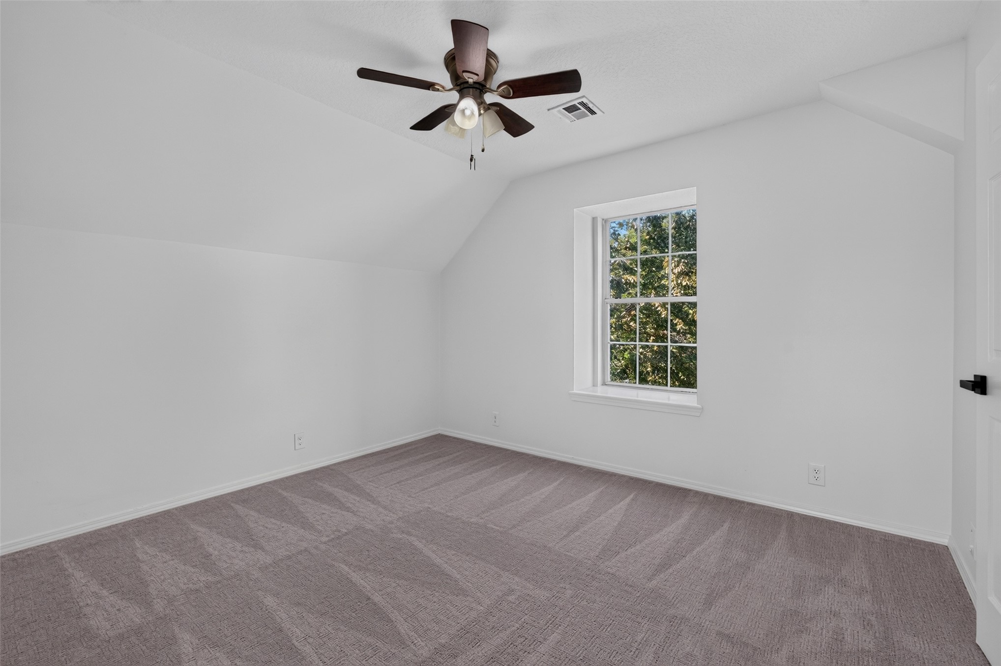 18641 Woodbriar Lane Property Photo 23