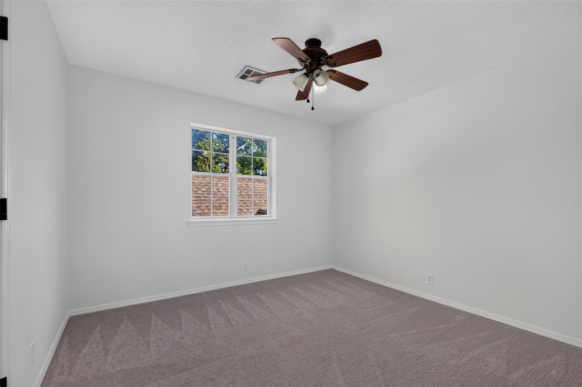 18641 Woodbriar Lane Property Photo 25