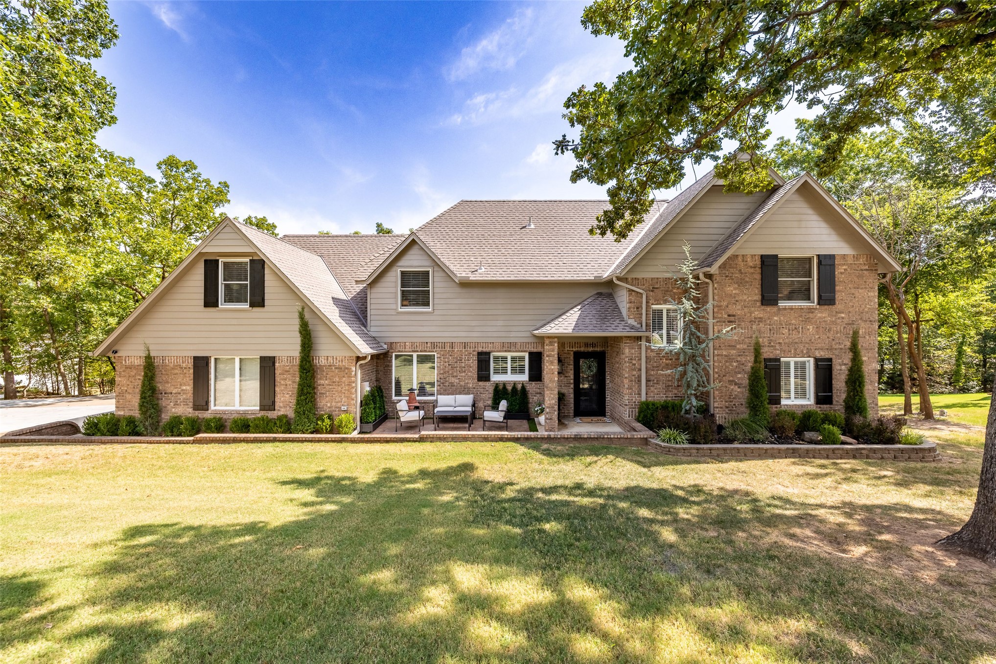 12123 Skyline Drive Property Photo 1