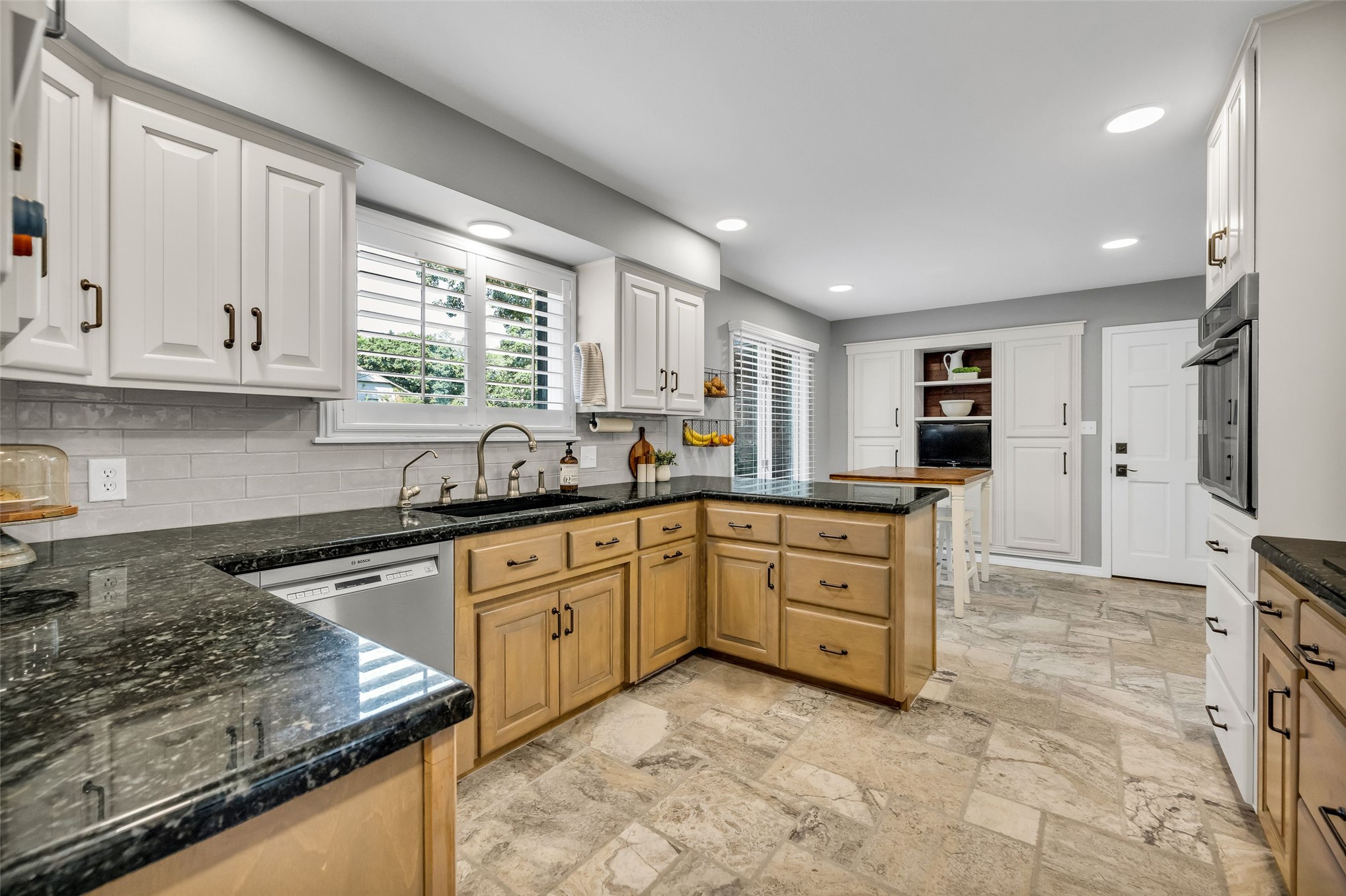 12123 Skyline Drive Property Photo 15