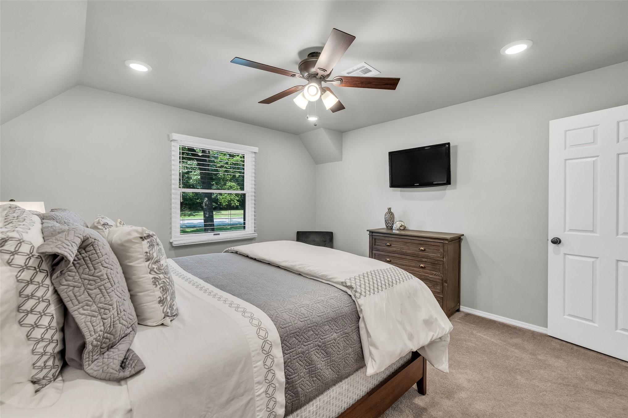 12123 Skyline Drive Property Photo 39