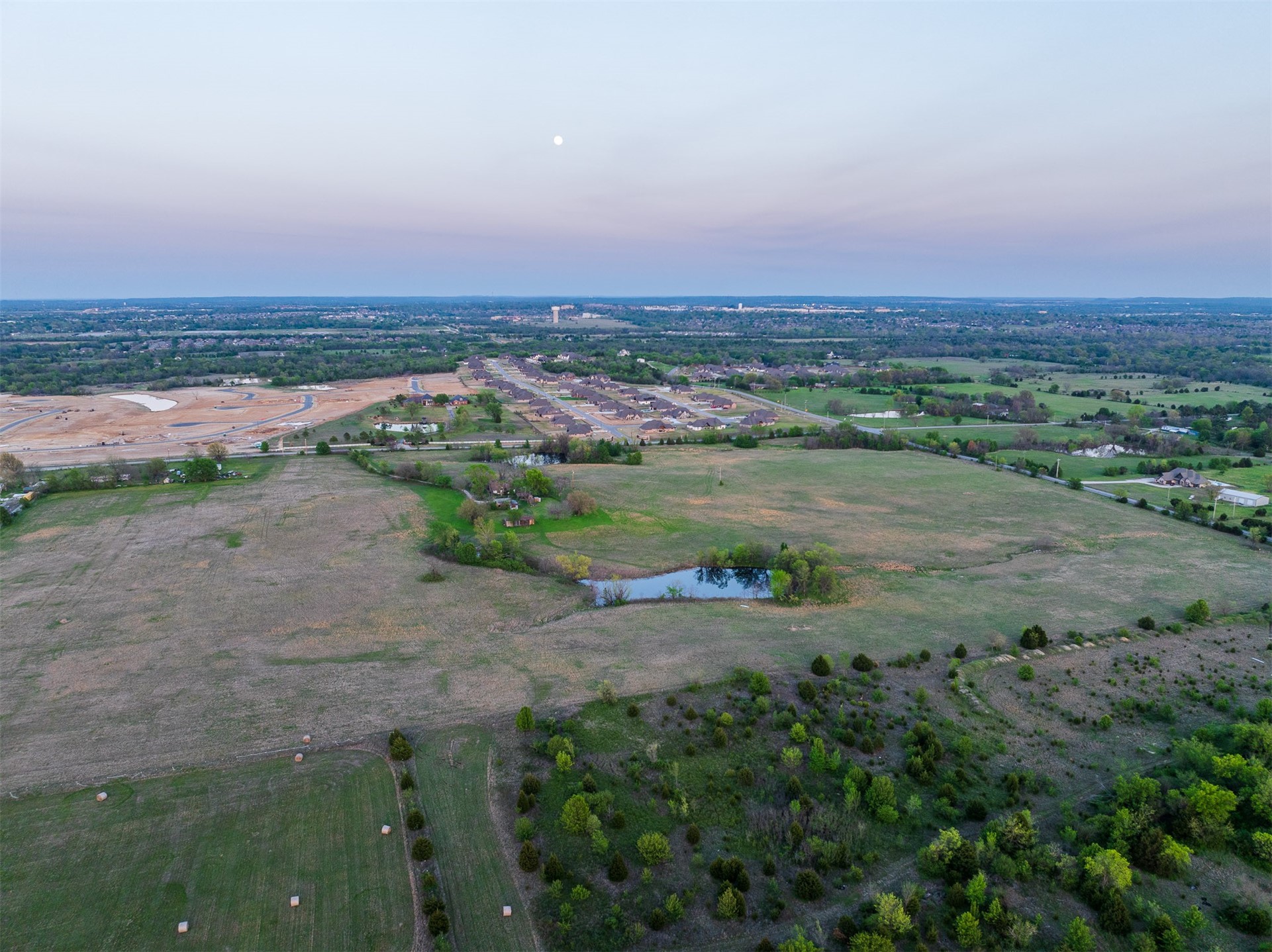 670 N Memorial Drive Property Photo 4