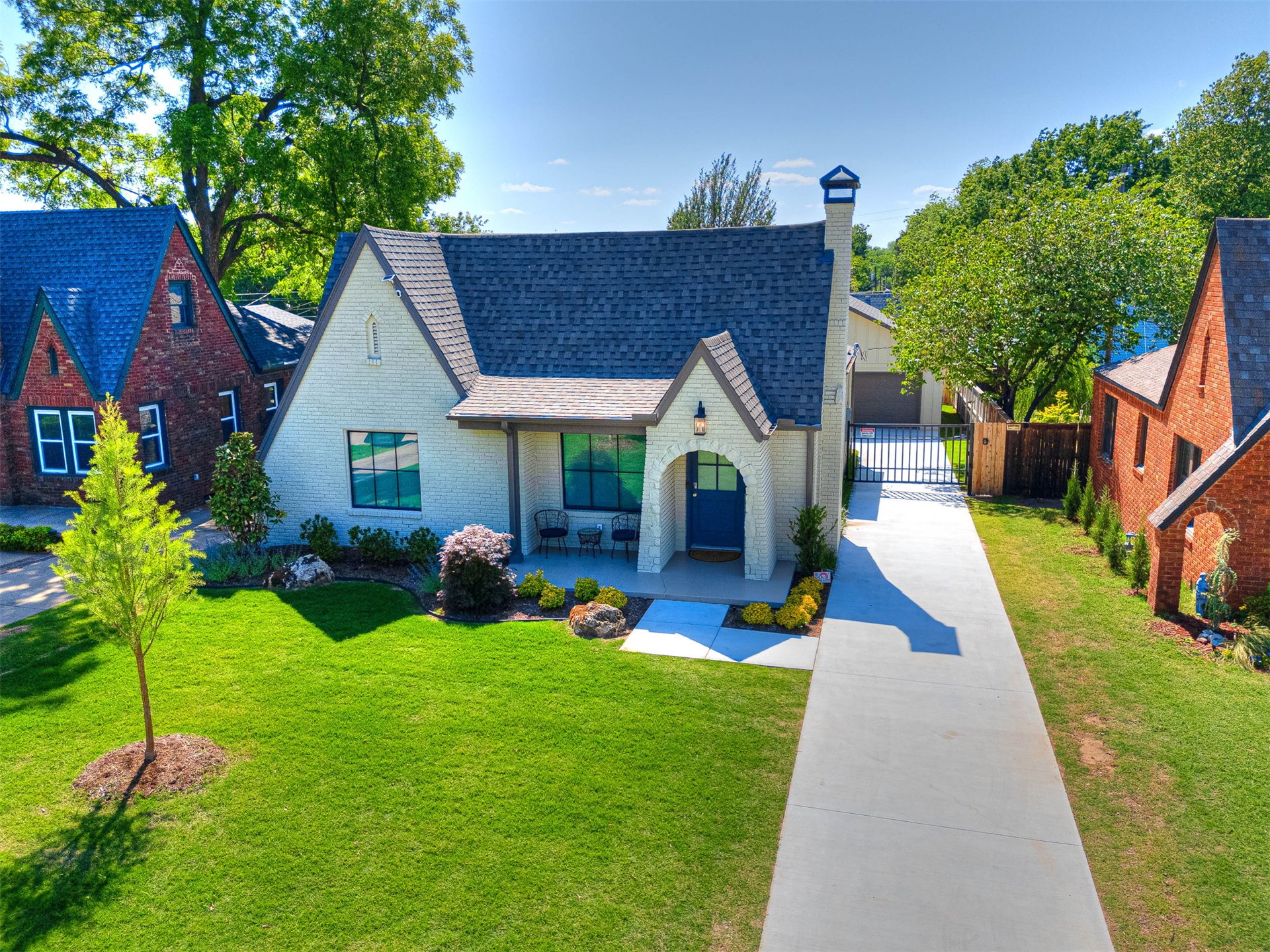 1540 S Columbia Place Property Photo 4