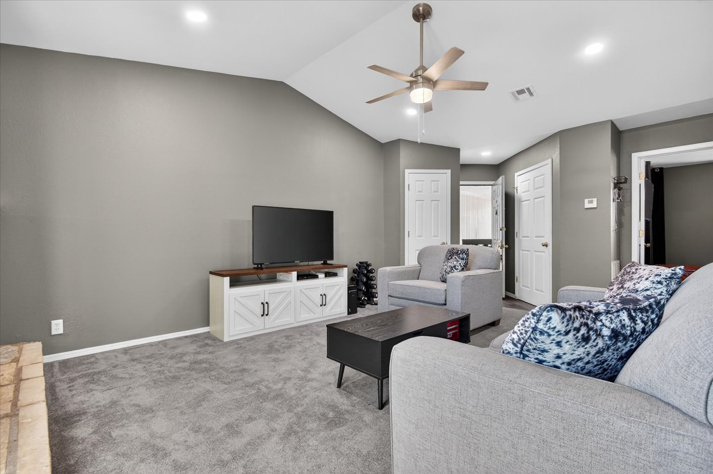 5209 Nowata Road B#203 Property Photo 8