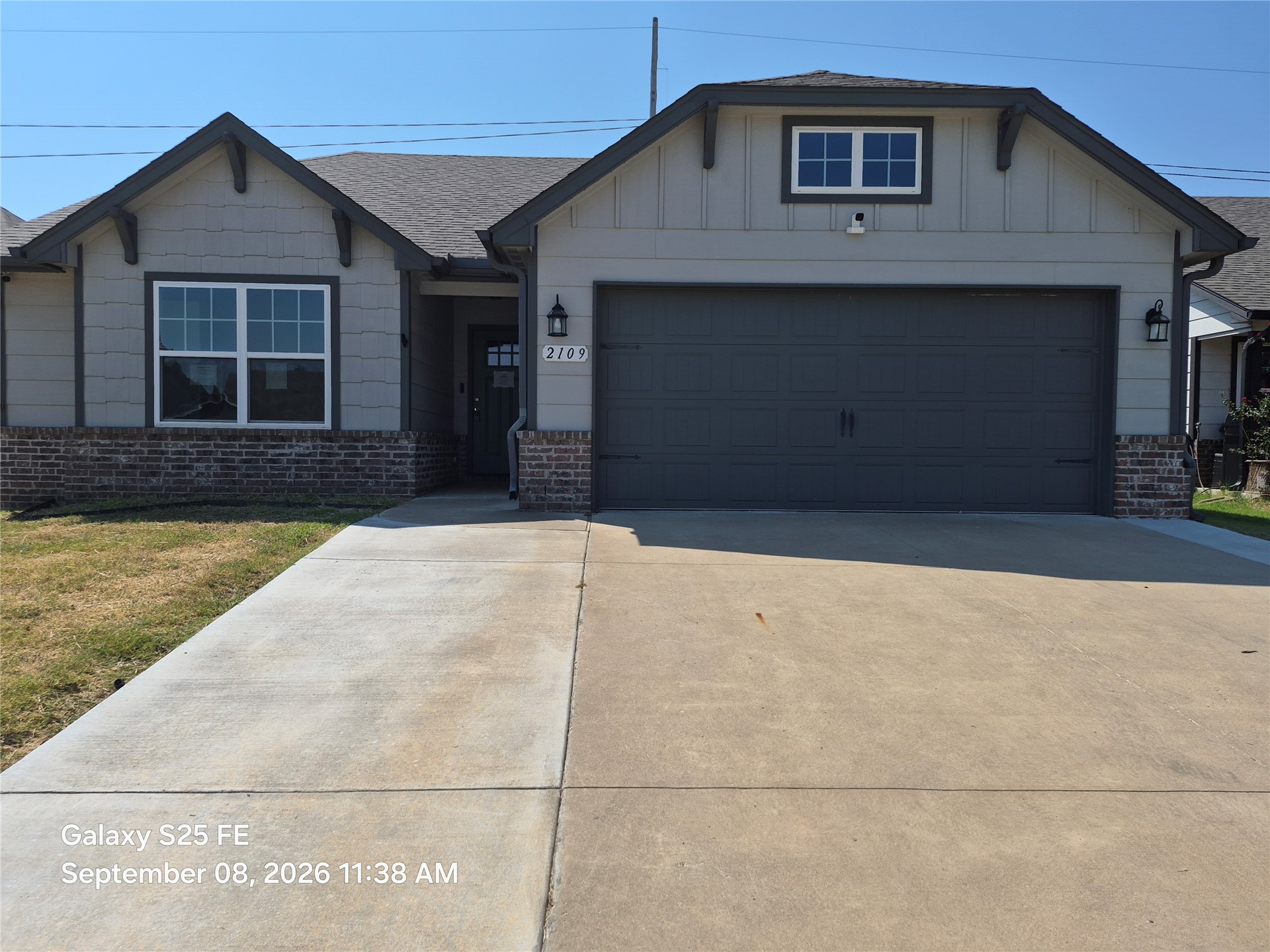 2109 E Winston Street Property Photo 1