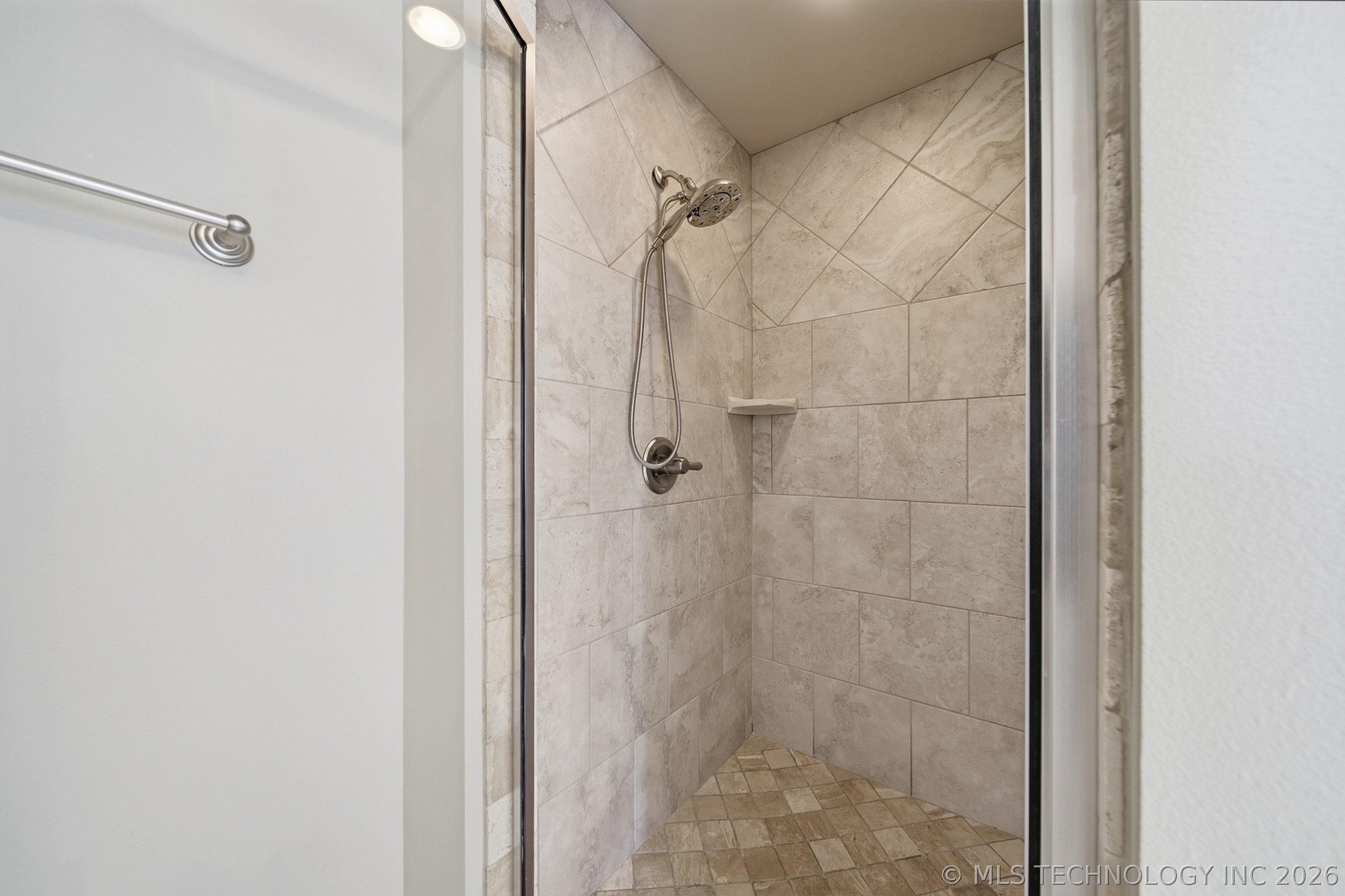 12544 S 71st East Avenue Property Photo 28