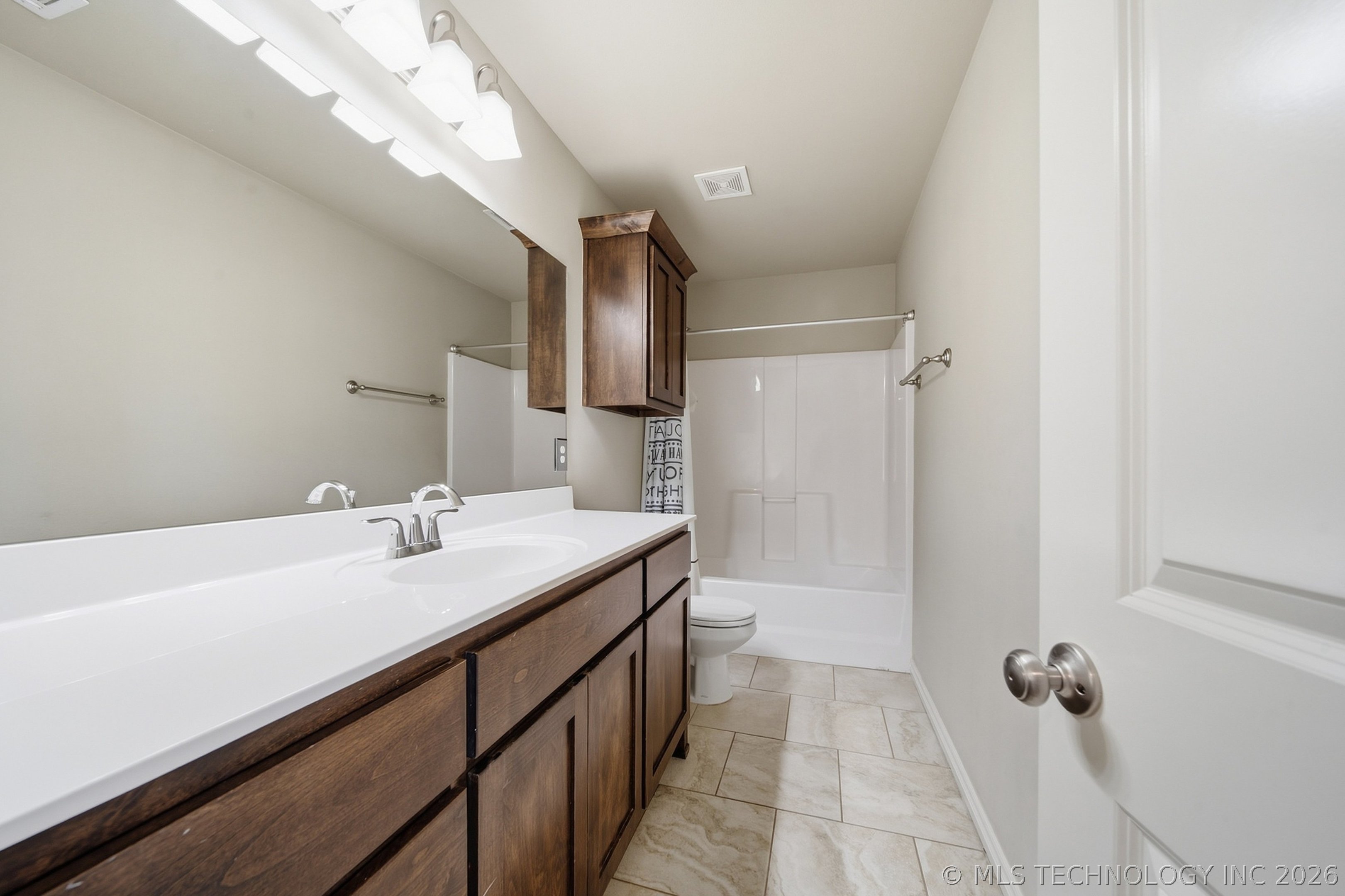 12544 S 71st East Avenue Property Photo 38