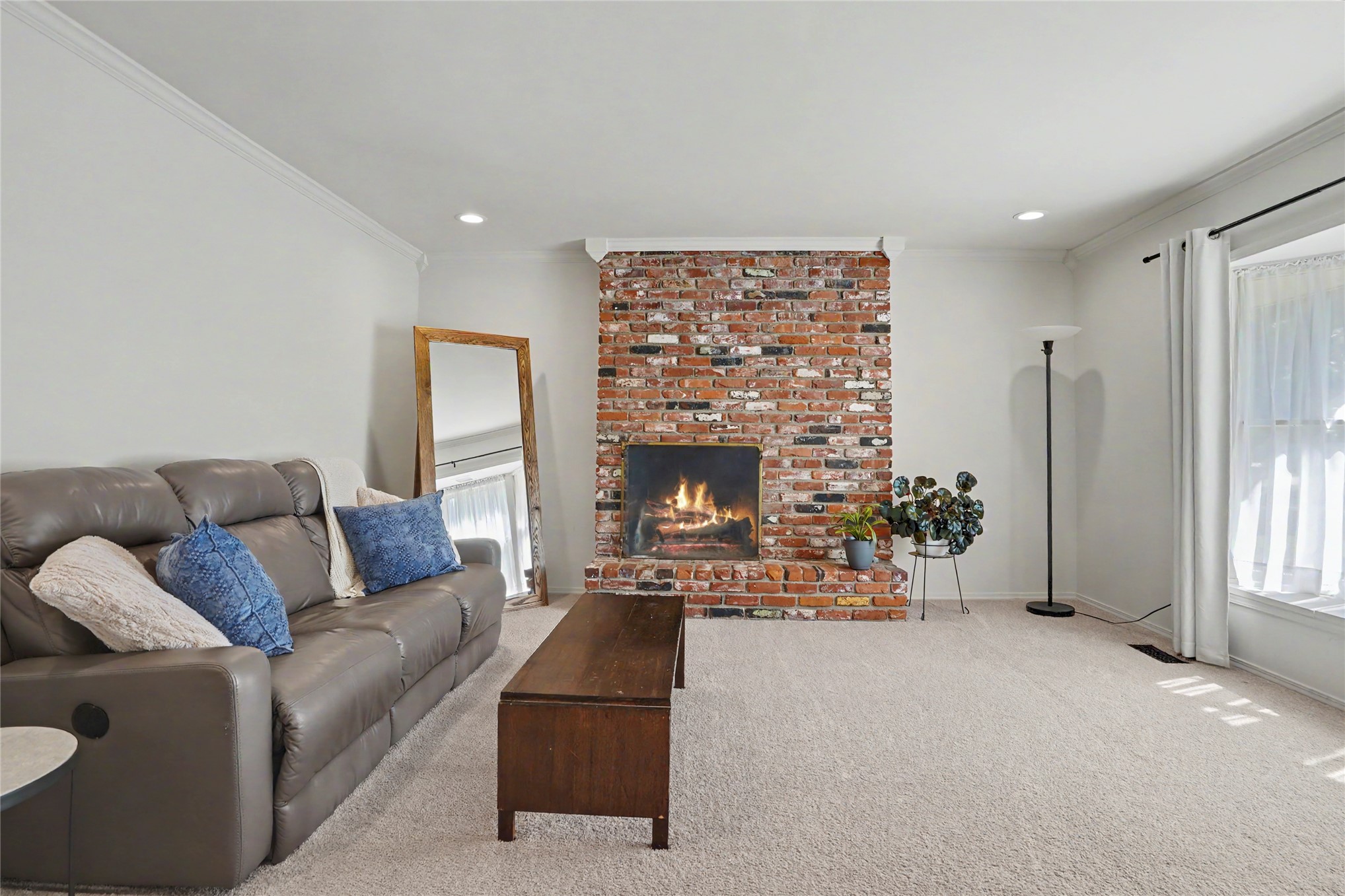 3041 E 84th Street Property Photo 5