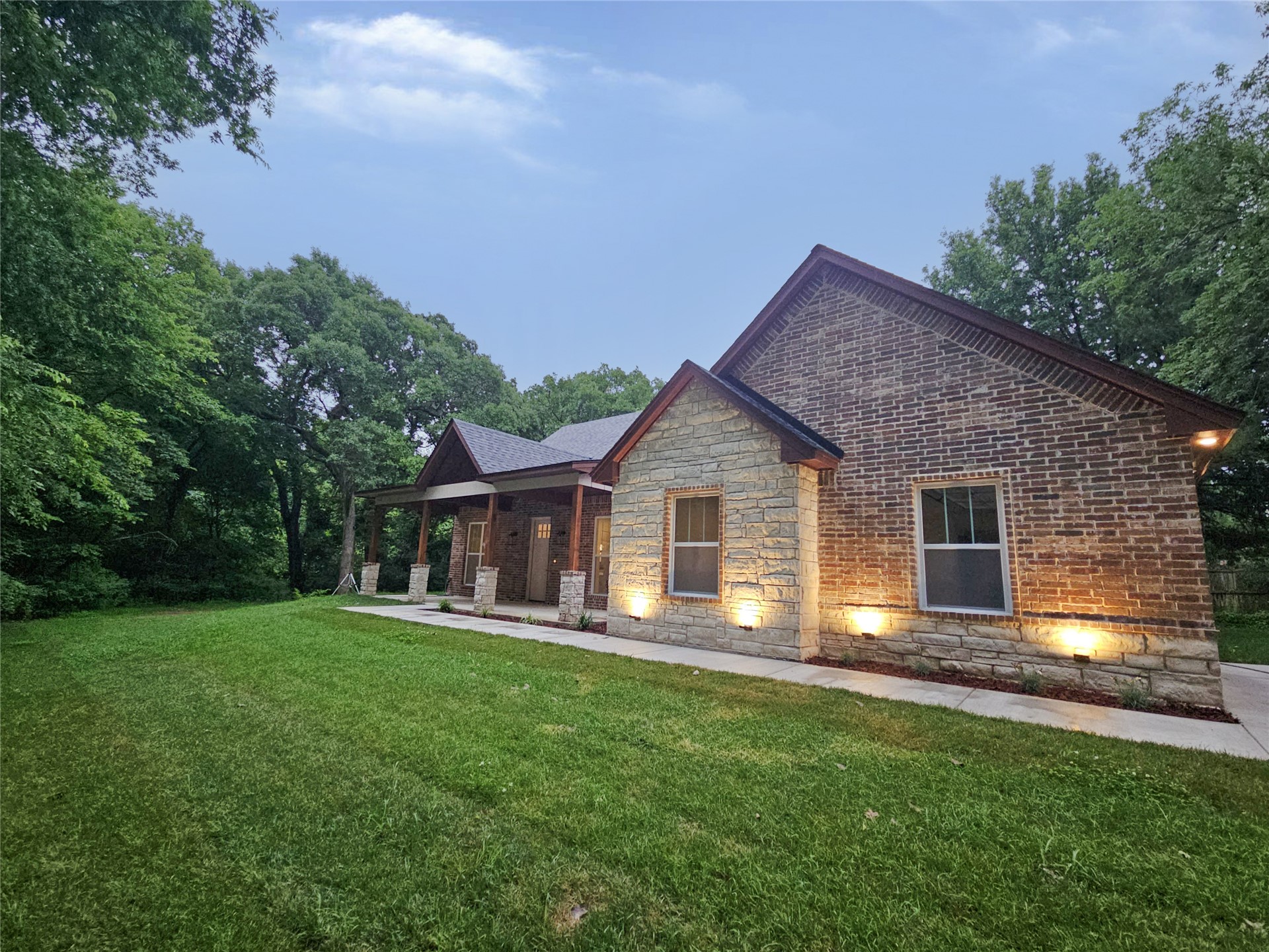 302 Oak Ridge Road Property Photo 3
