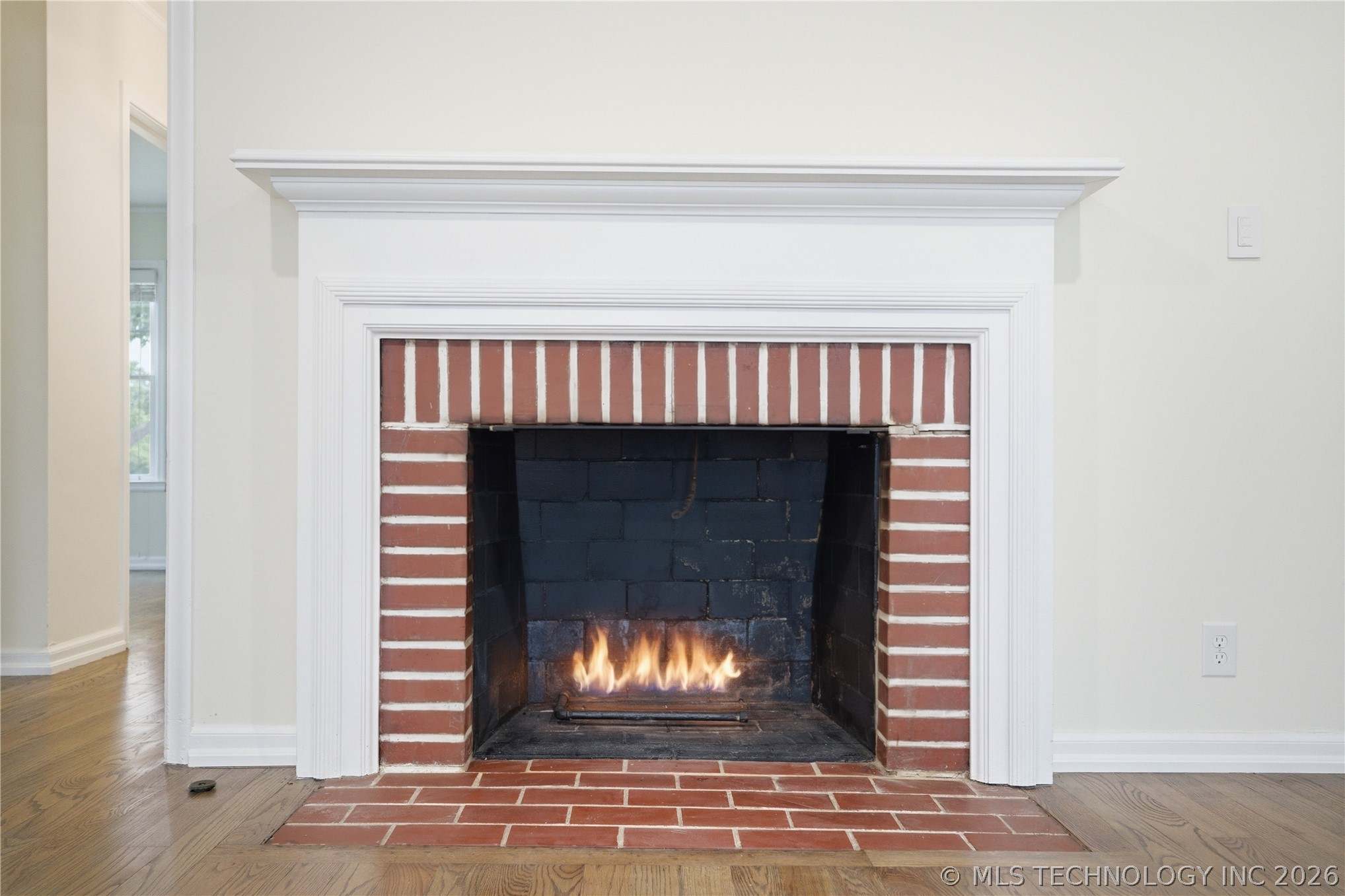 1233 E 31st Street Property Photo 9