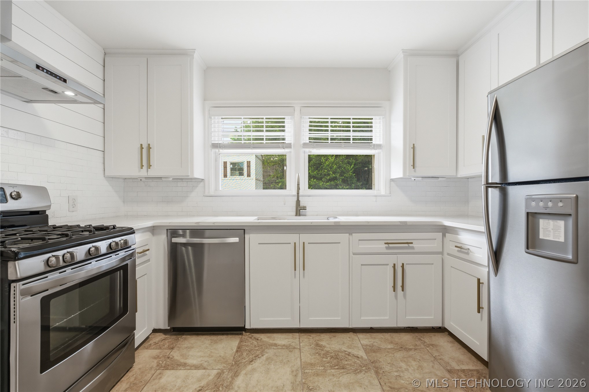 1233 E 31st Street Property Photo 13