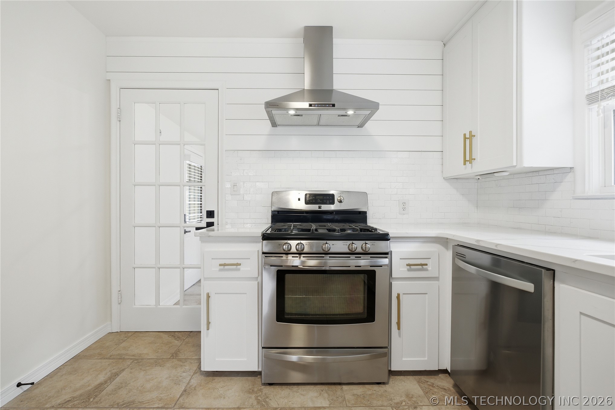 1233 E 31st Street Property Photo 18