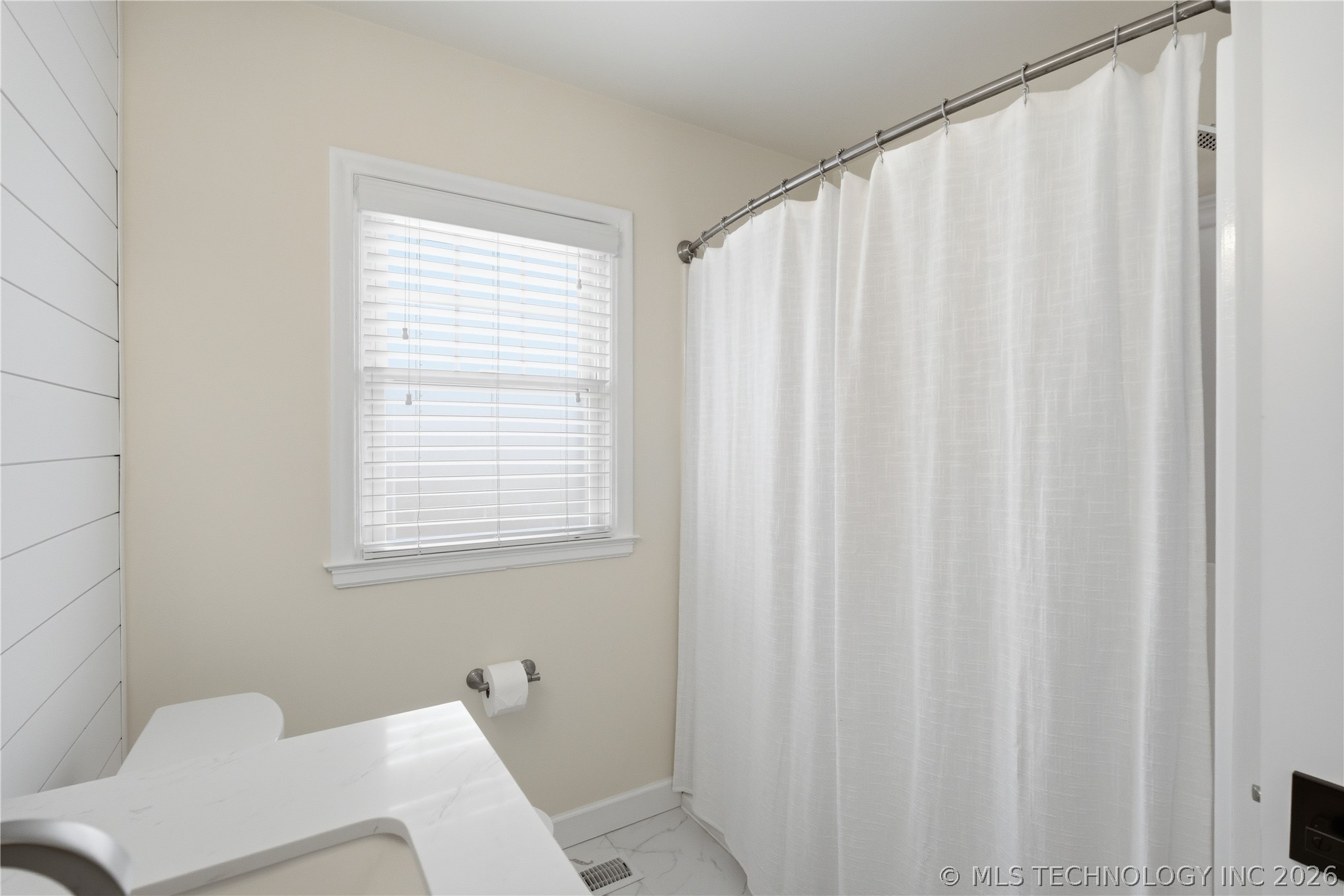 1233 E 31st Street Property Photo 24