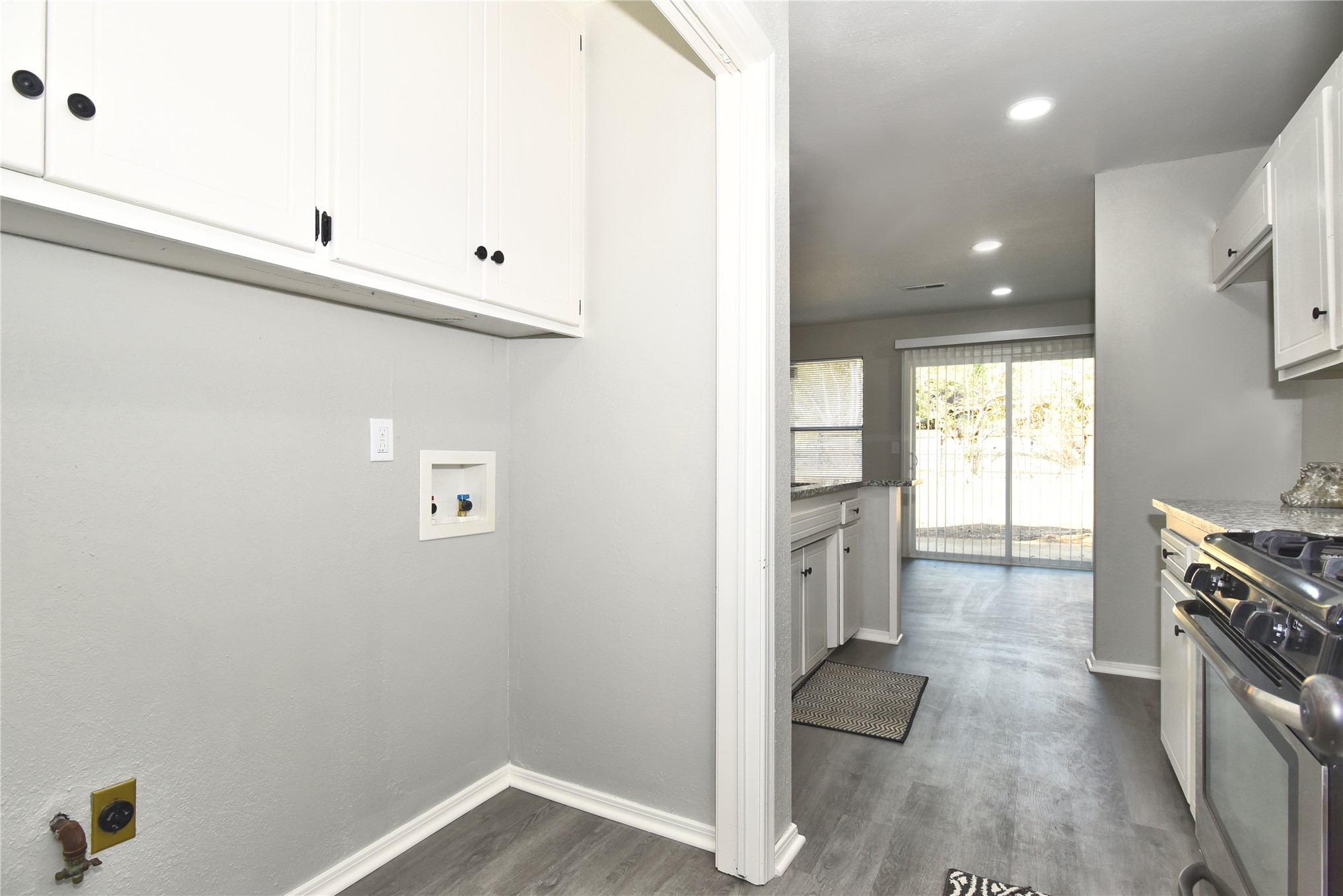 4902 S Hickory Avenue Property Photo 10
