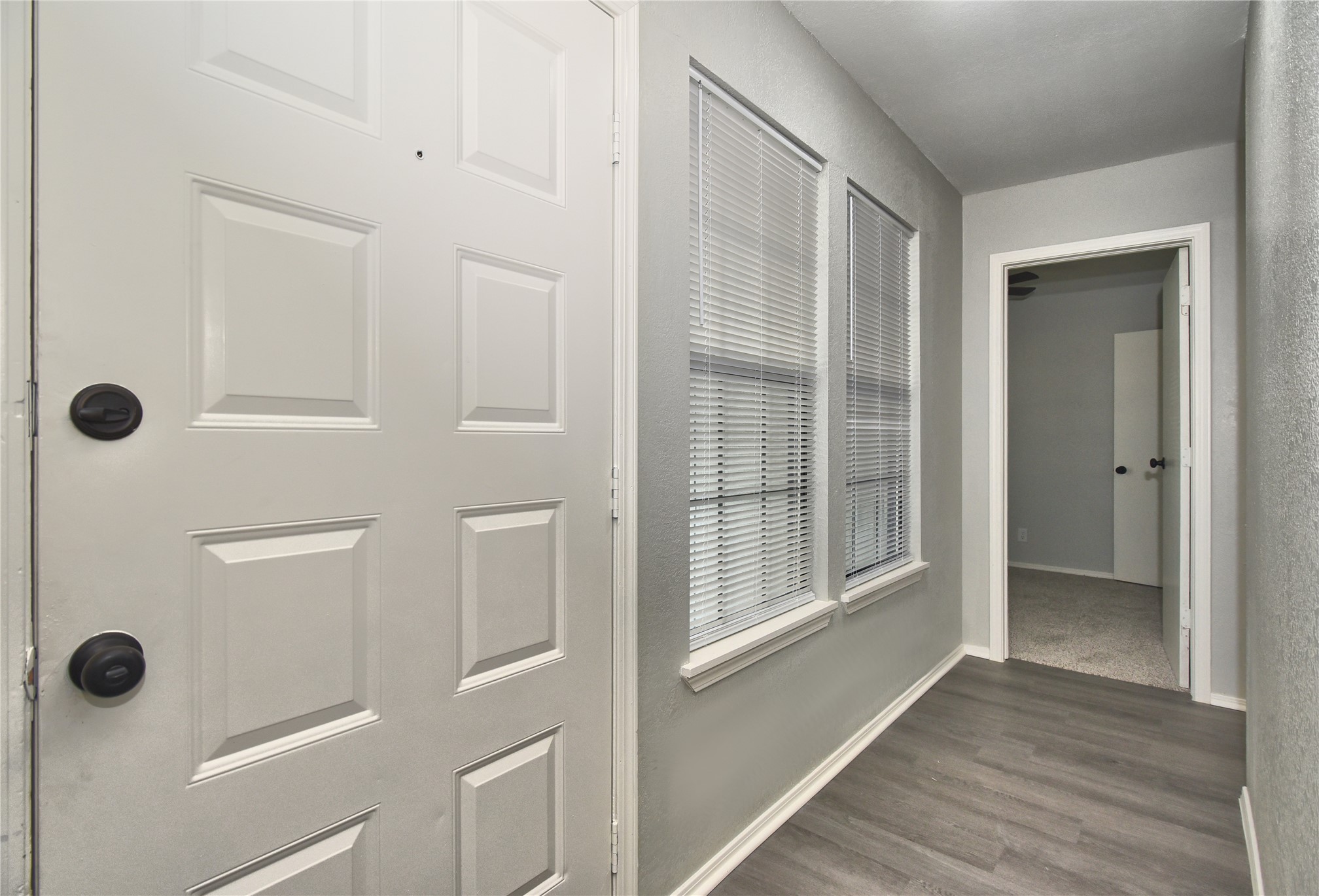 4902 S Hickory Avenue Property Photo 13
