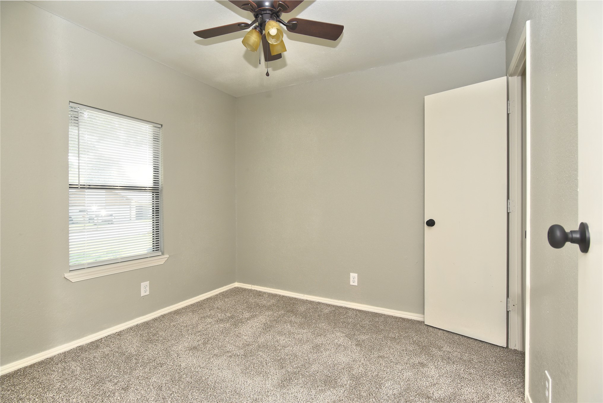 4902 S Hickory Avenue Property Photo 14
