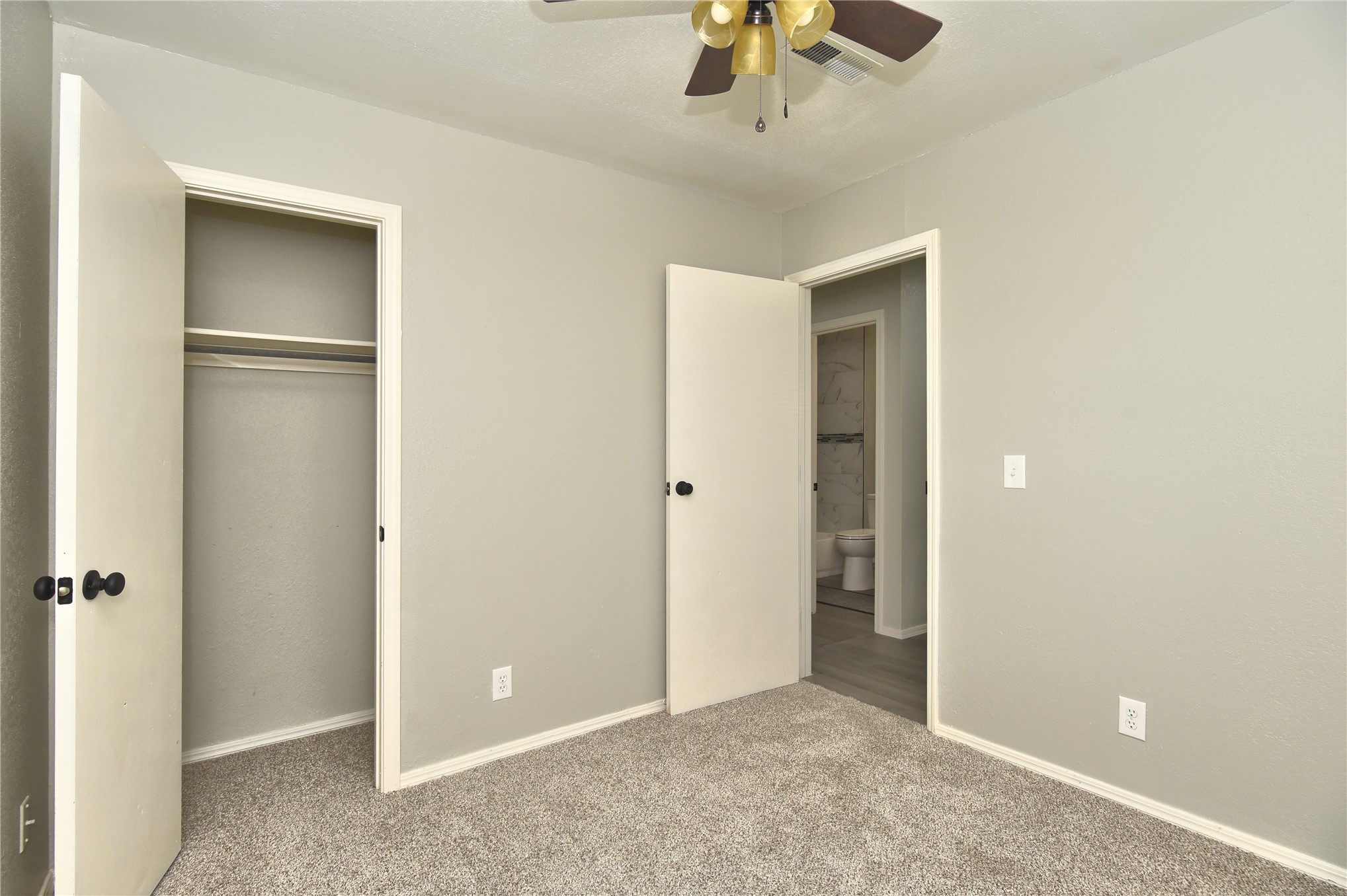 4902 S Hickory Avenue Property Photo 15