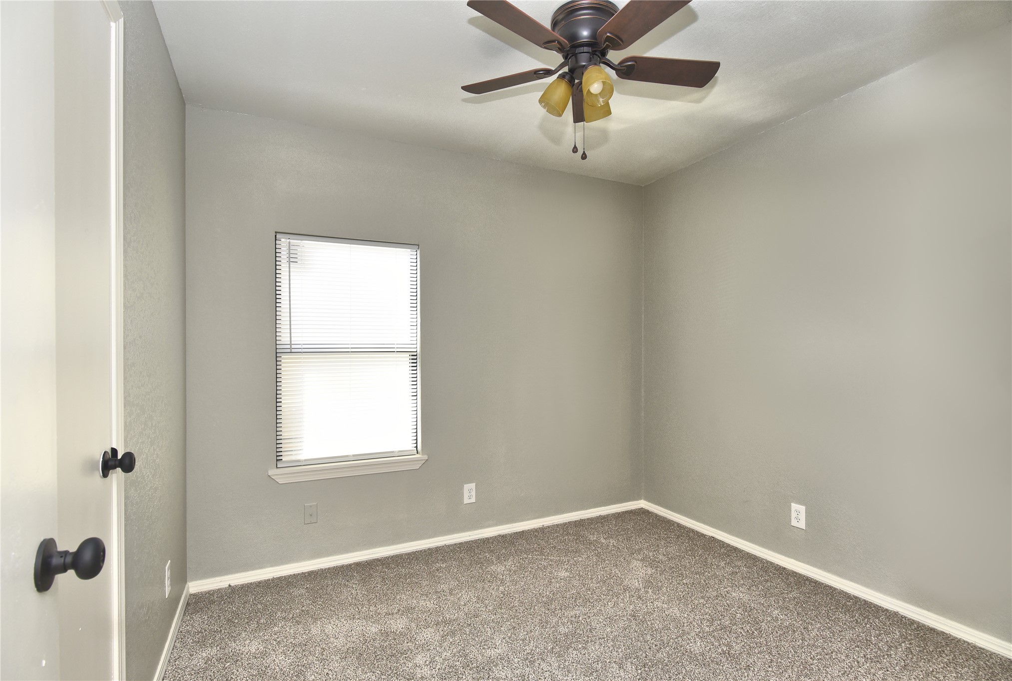 4902 S Hickory Avenue Property Photo 16