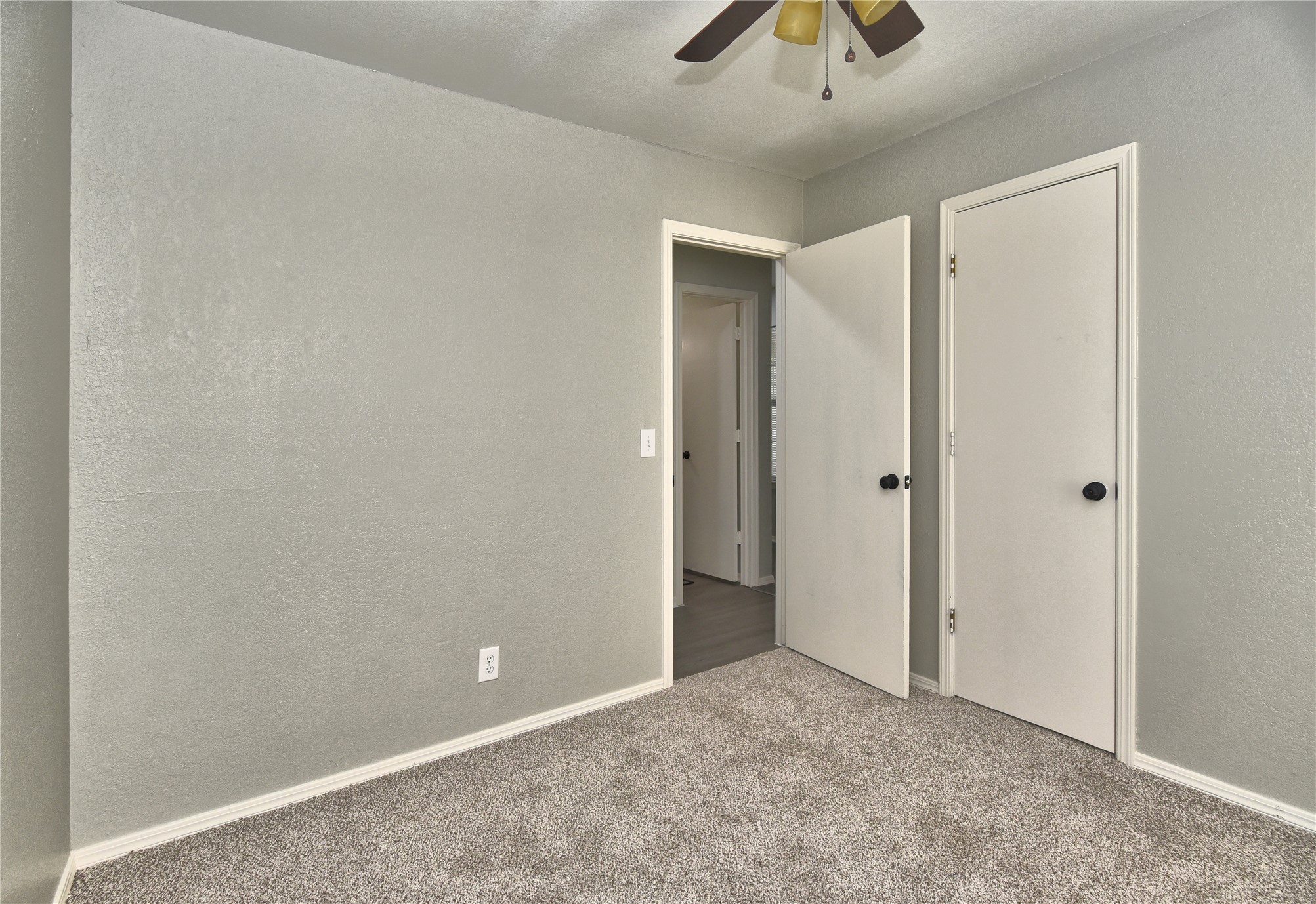 4902 S Hickory Avenue Property Photo 17