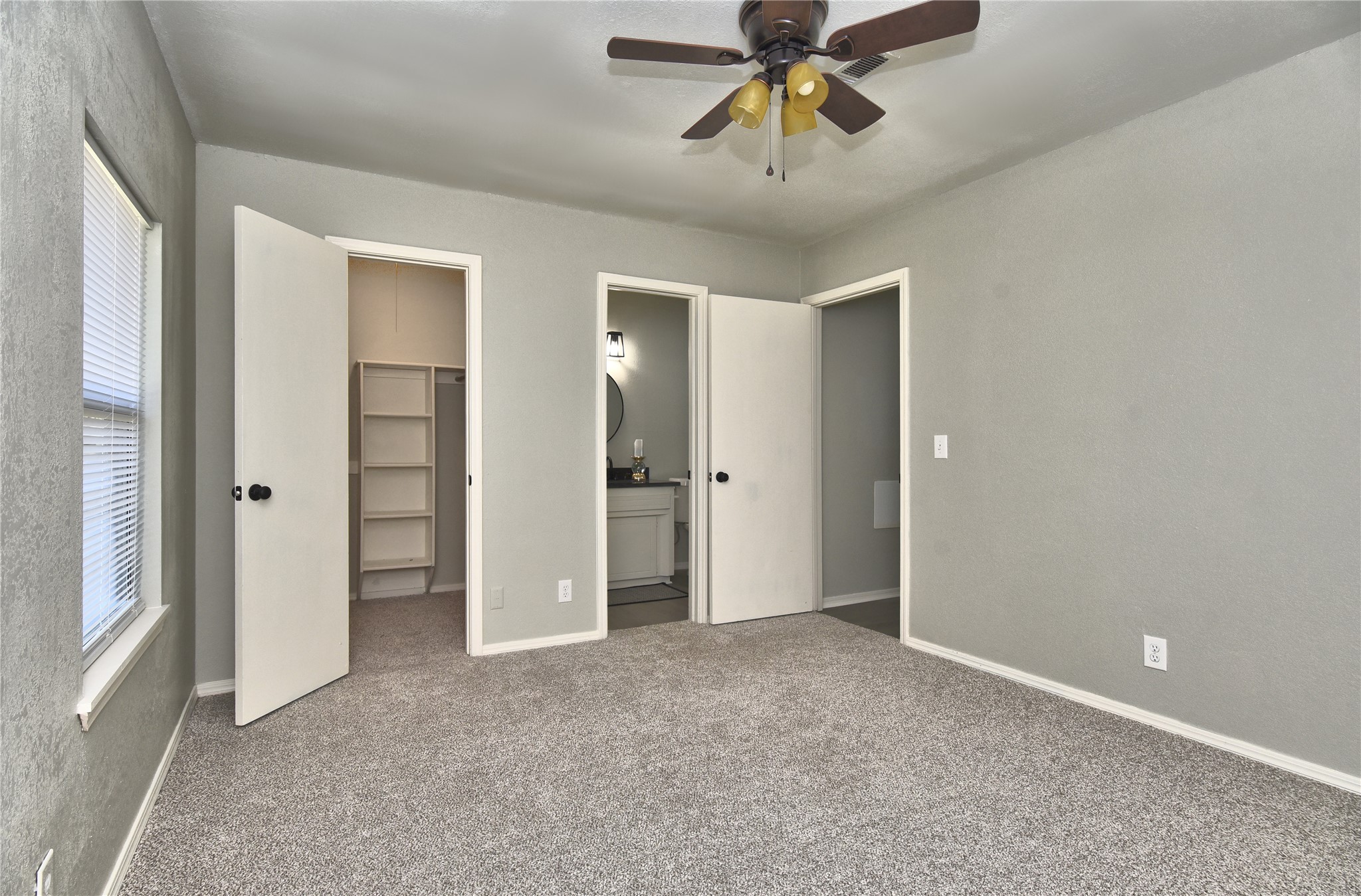 4902 S Hickory Avenue Property Photo 19