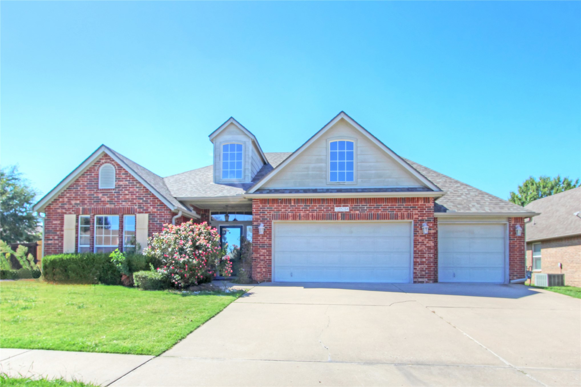 12534 S Cedar Place Property Photo 1