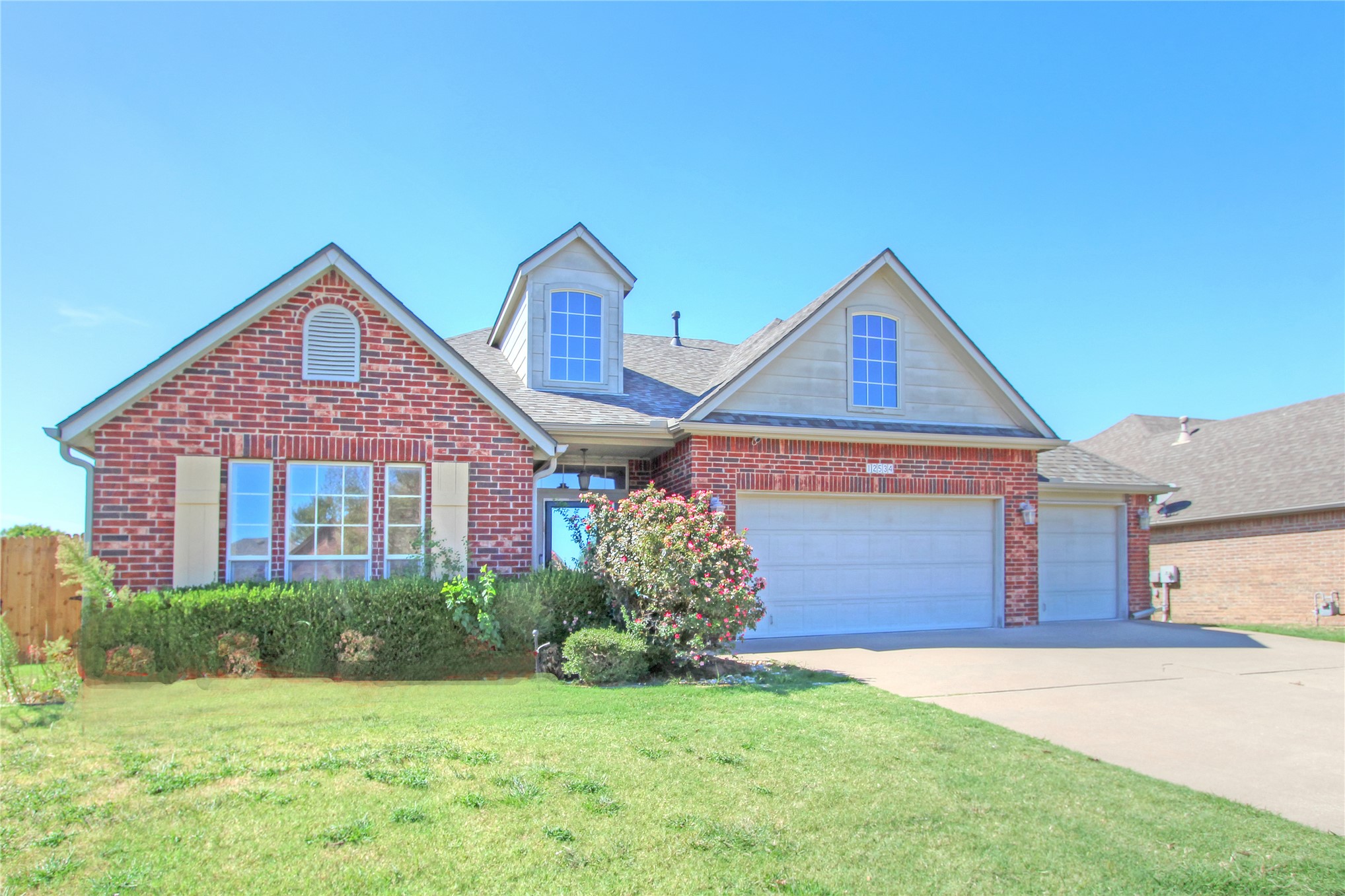 12534 S Cedar Place Property Photo 2