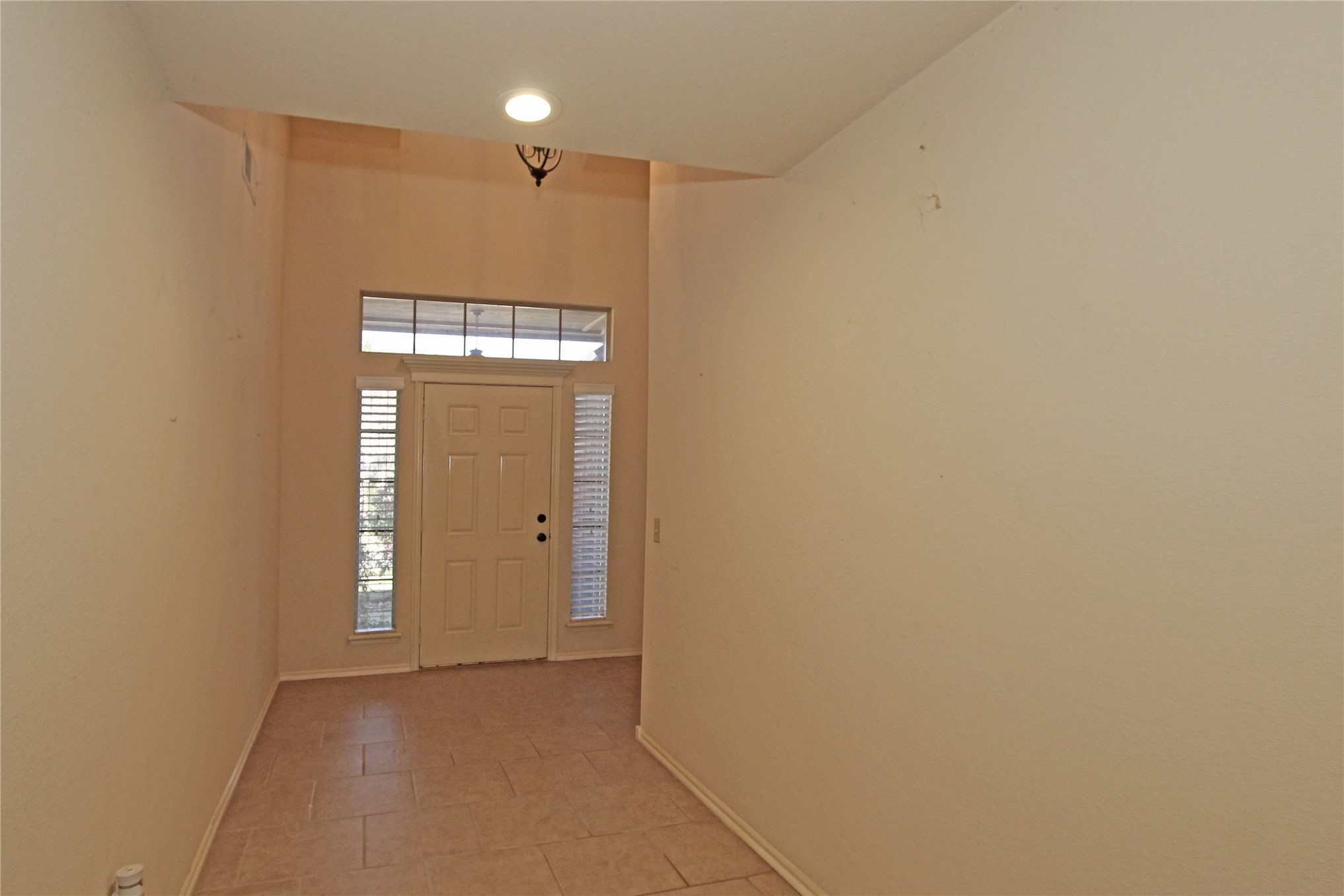 12534 S Cedar Place Property Photo 3