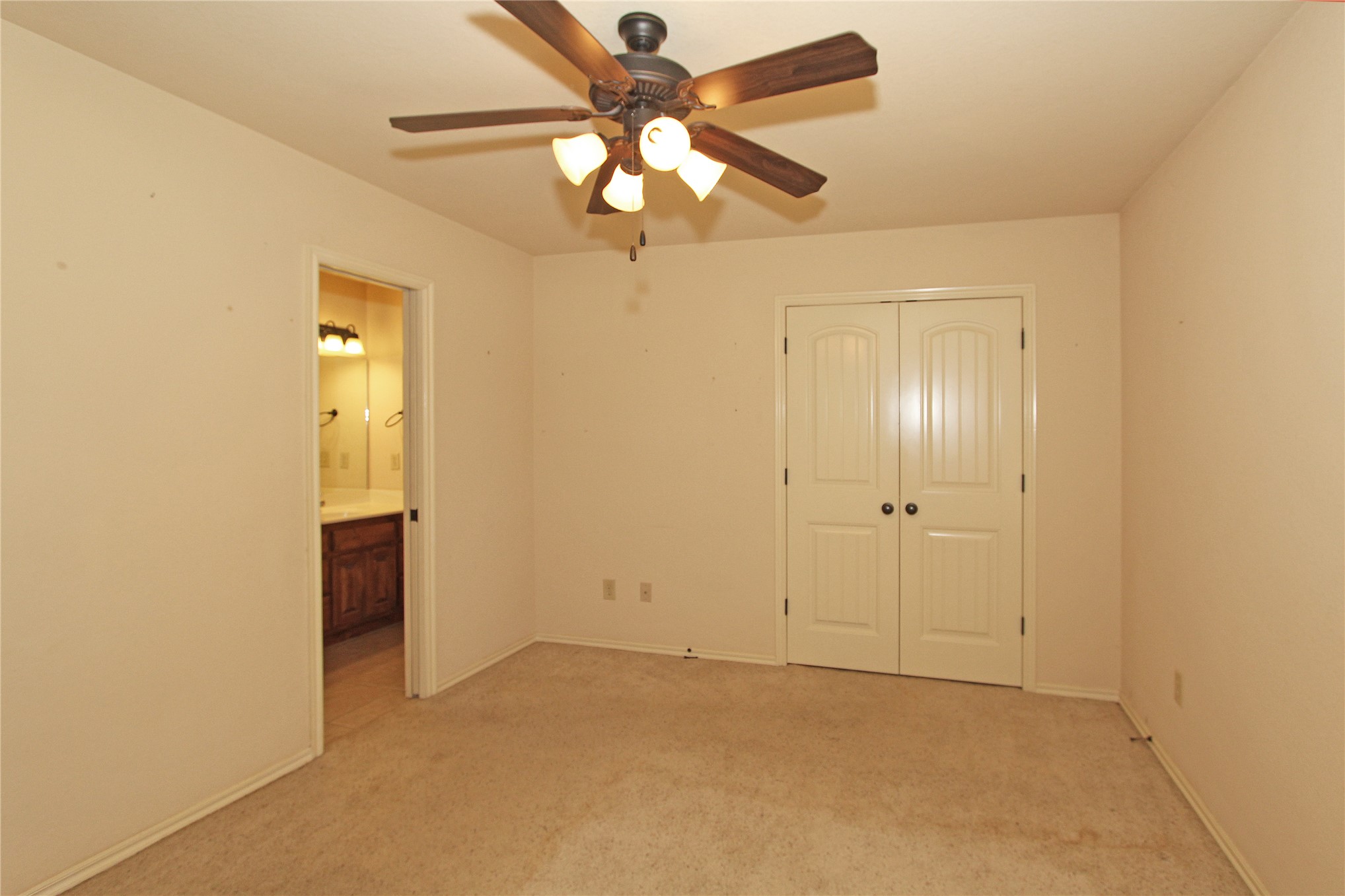 12534 S Cedar Place Property Photo 8