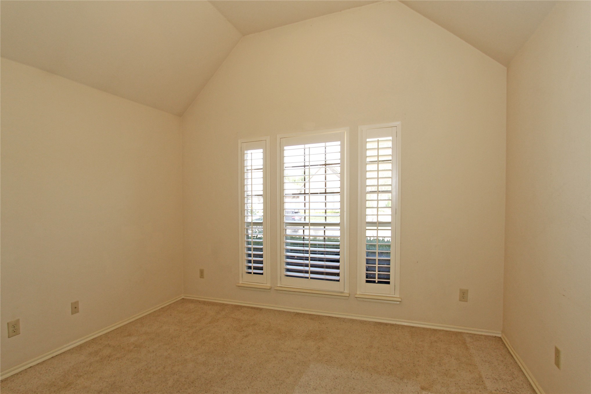 12534 S Cedar Place Property Photo 9