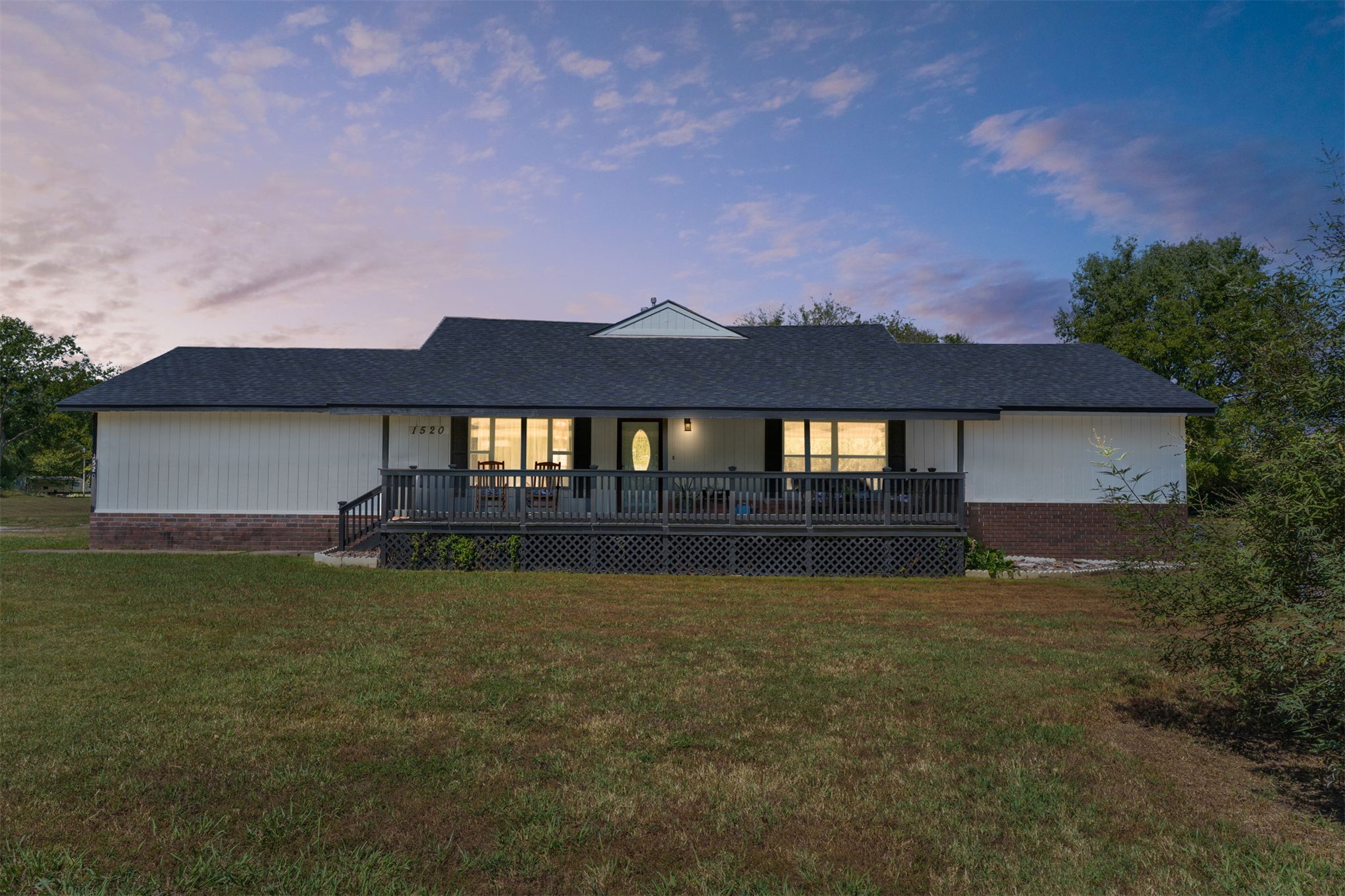 1520 S Lynn Lane Road Property Photo 1