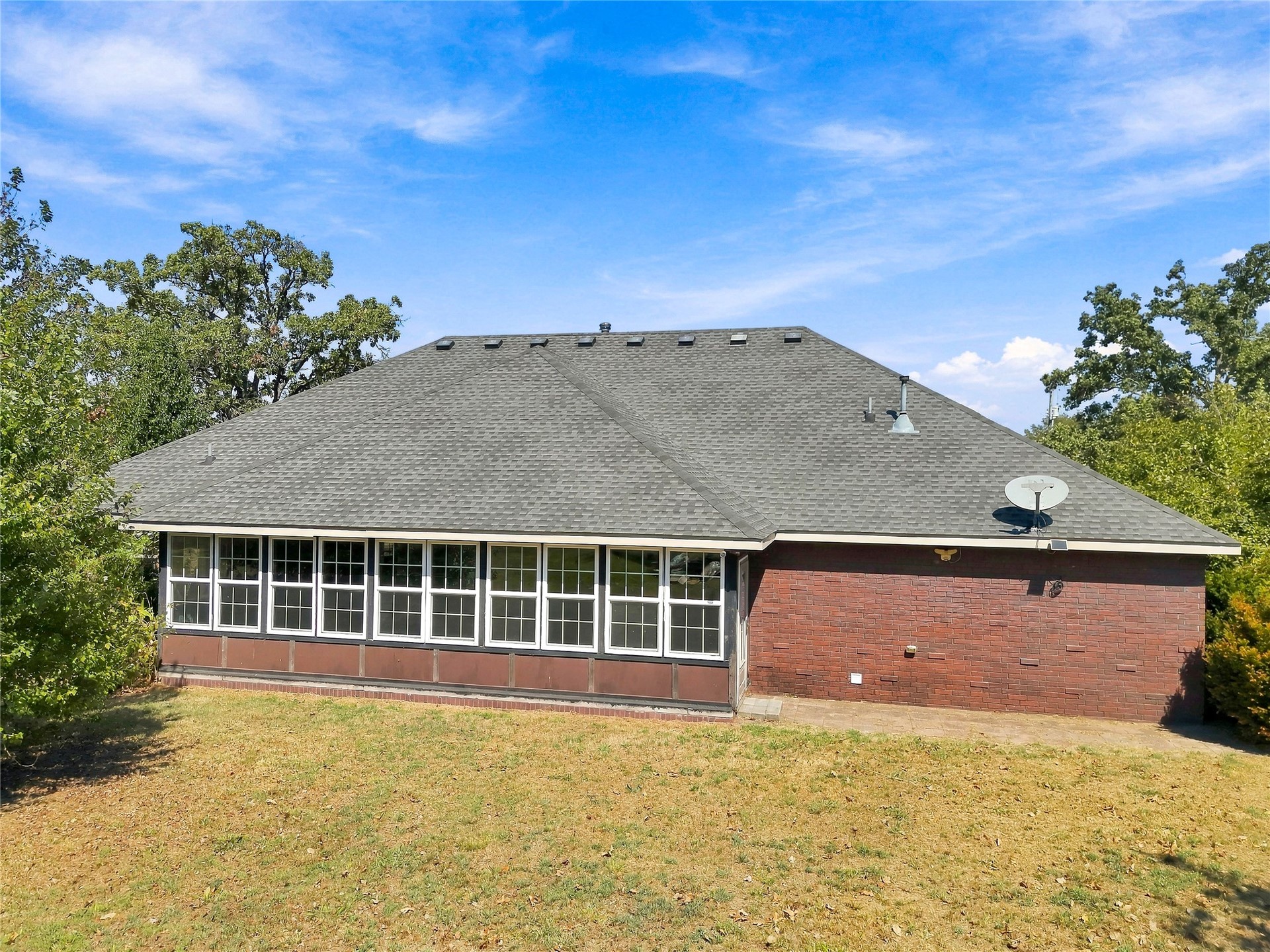 472732 E 650 Road Property Photo 4