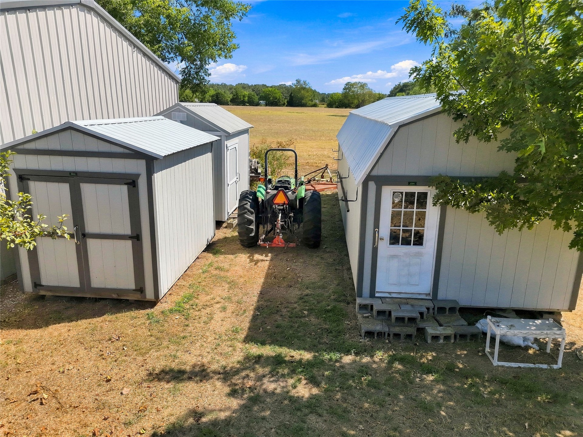 472732 E 650 Road Property Photo 6