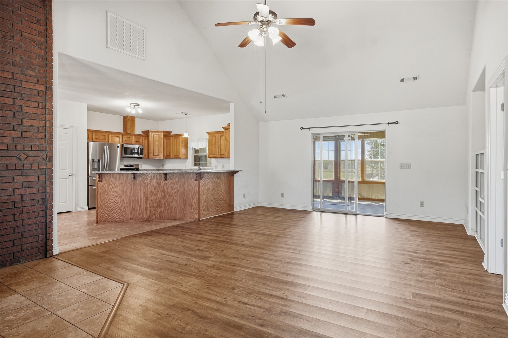 472732 E 650 Road Property Photo 10