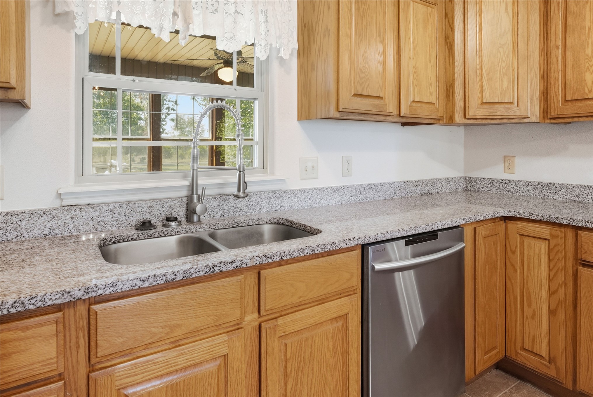 472732 E 650 Road Property Photo 18
