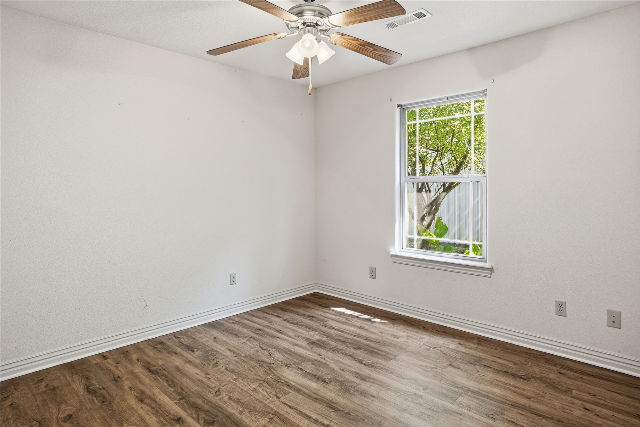 472732 E 650 Road Property Photo 32