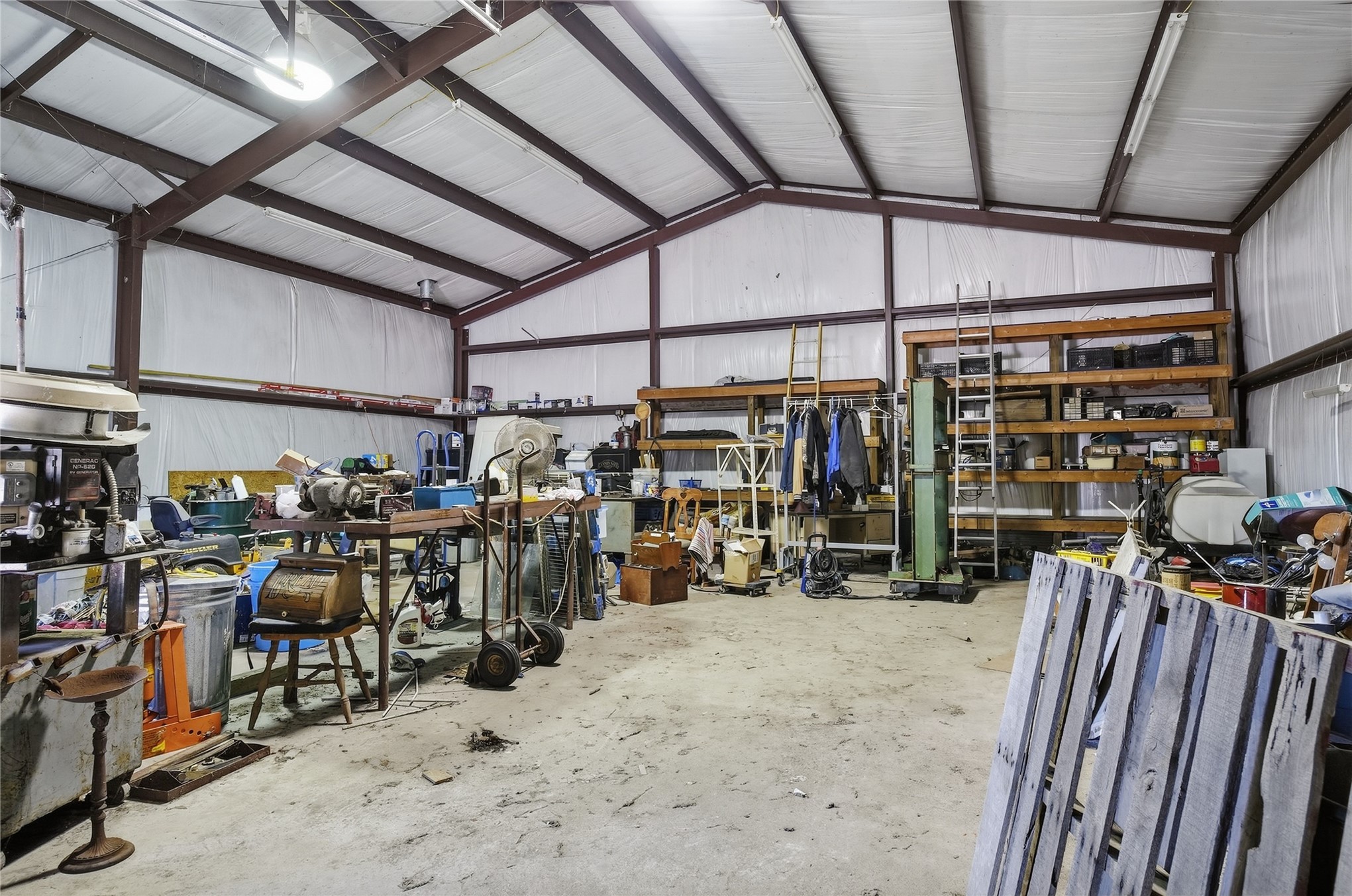 472732 E 650 Road Property Photo 40